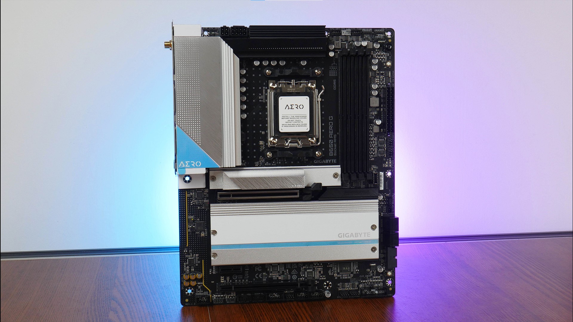 Gigabyte B650 AERO G Aesthetics (4)