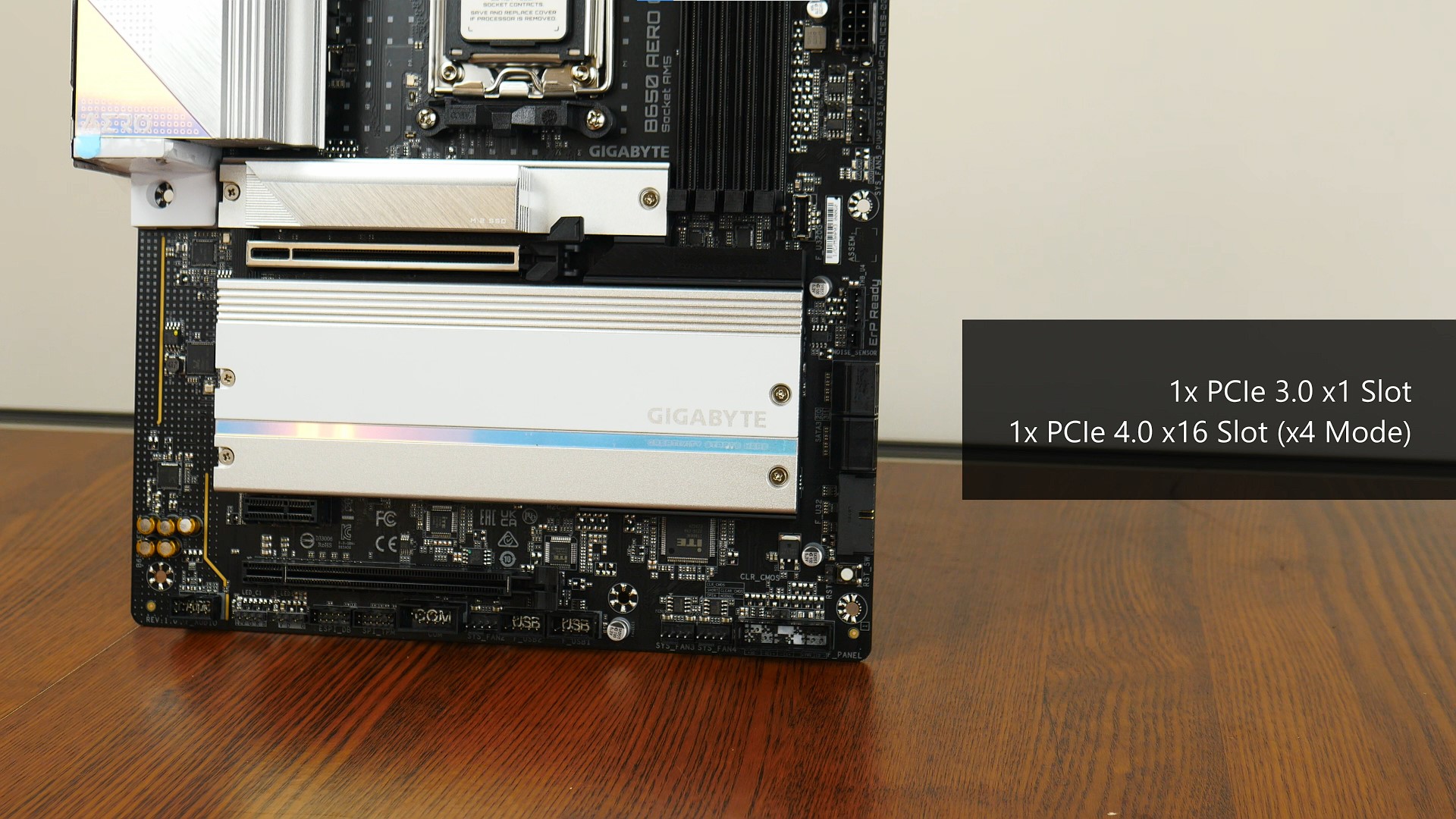 Gigabyte B650 AERO G PCIe 3.0 x1