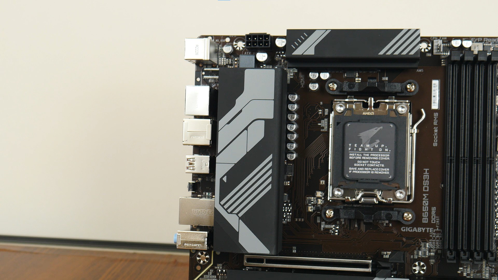 Gigabyte B650M DS3H IO Shield