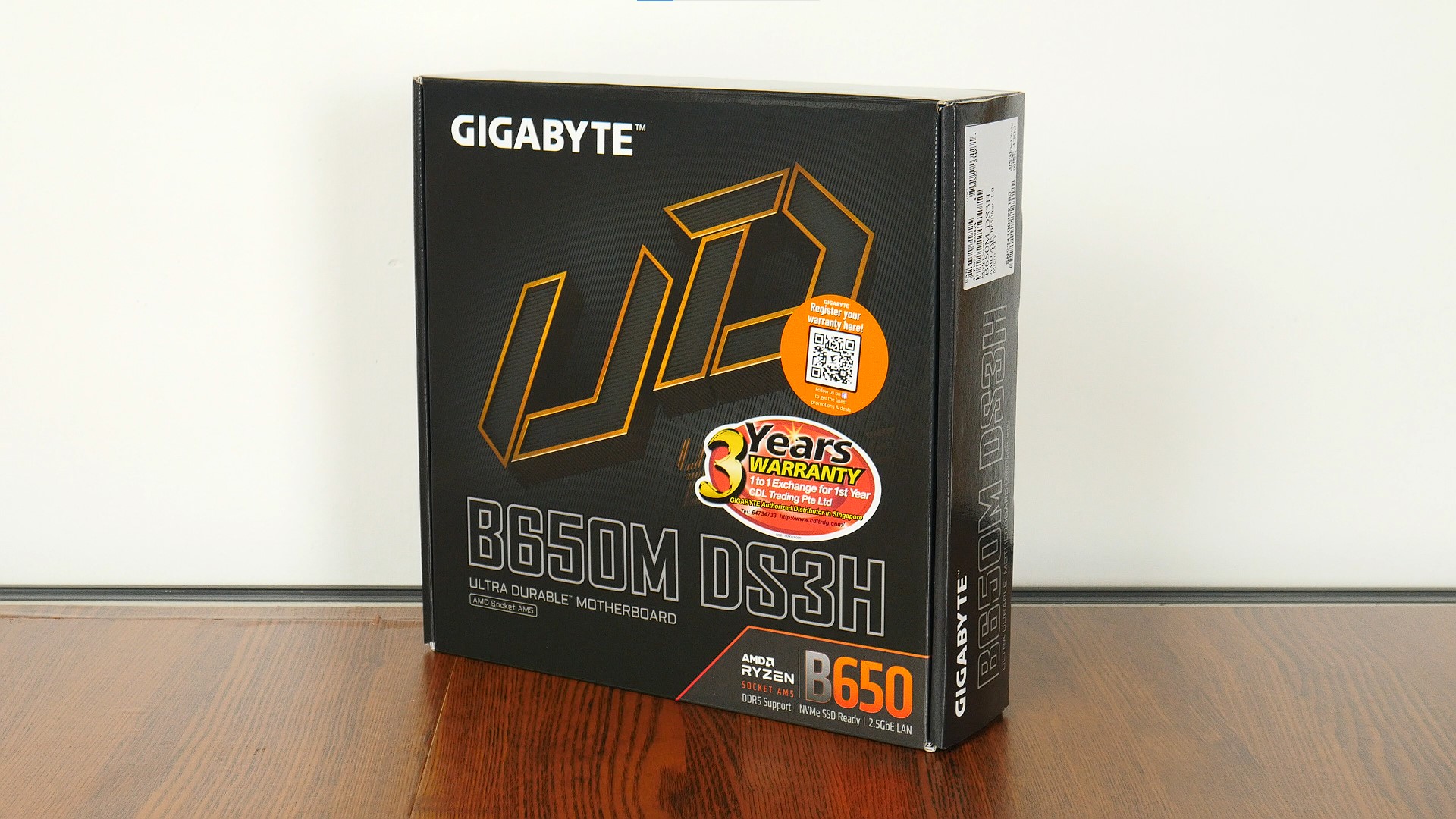 Gigabyte B650M DS3H Packaging (Front)