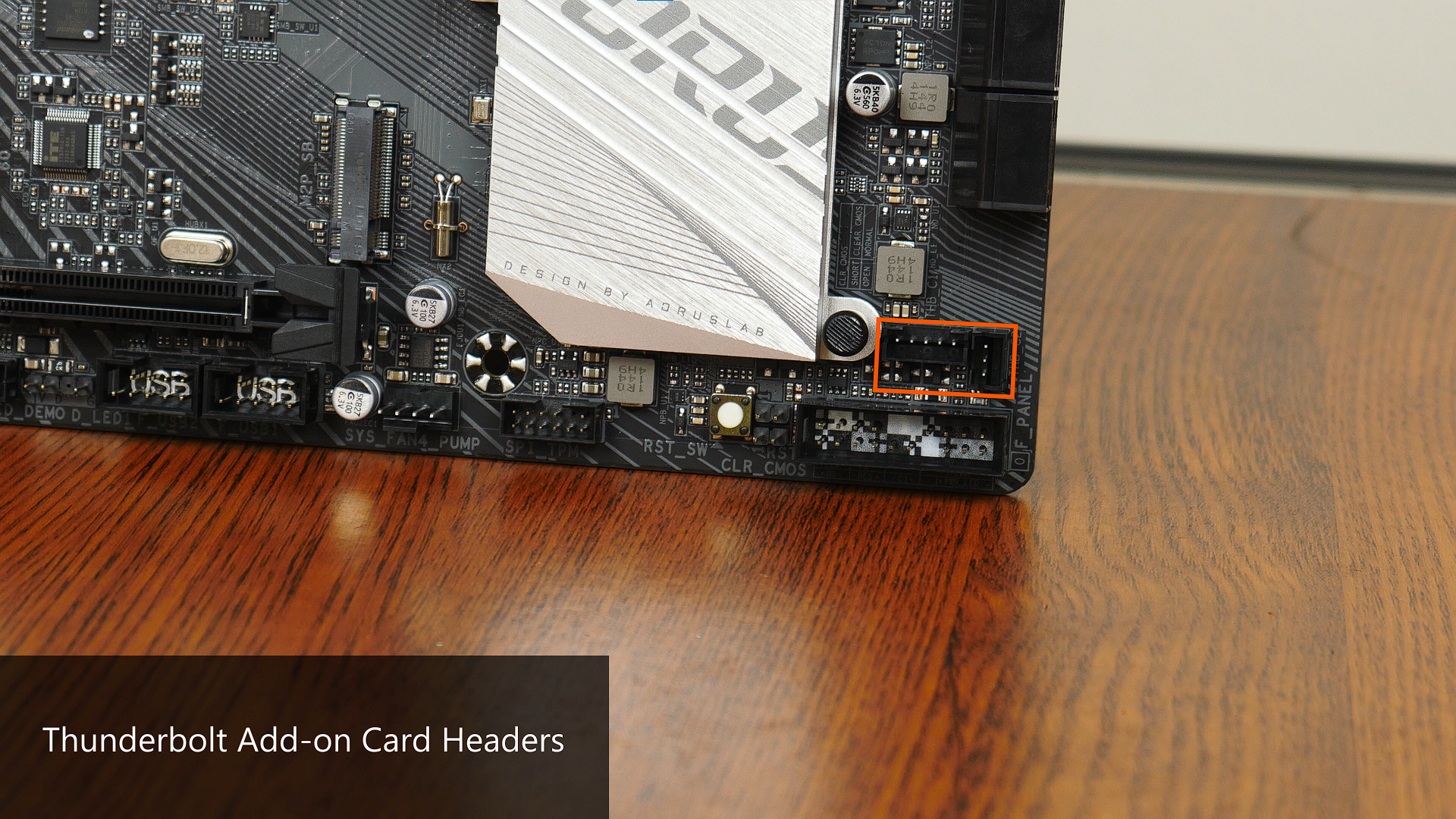 Gigabyte B660M AORUS PRO AX DDR4 Thunderbolt Header