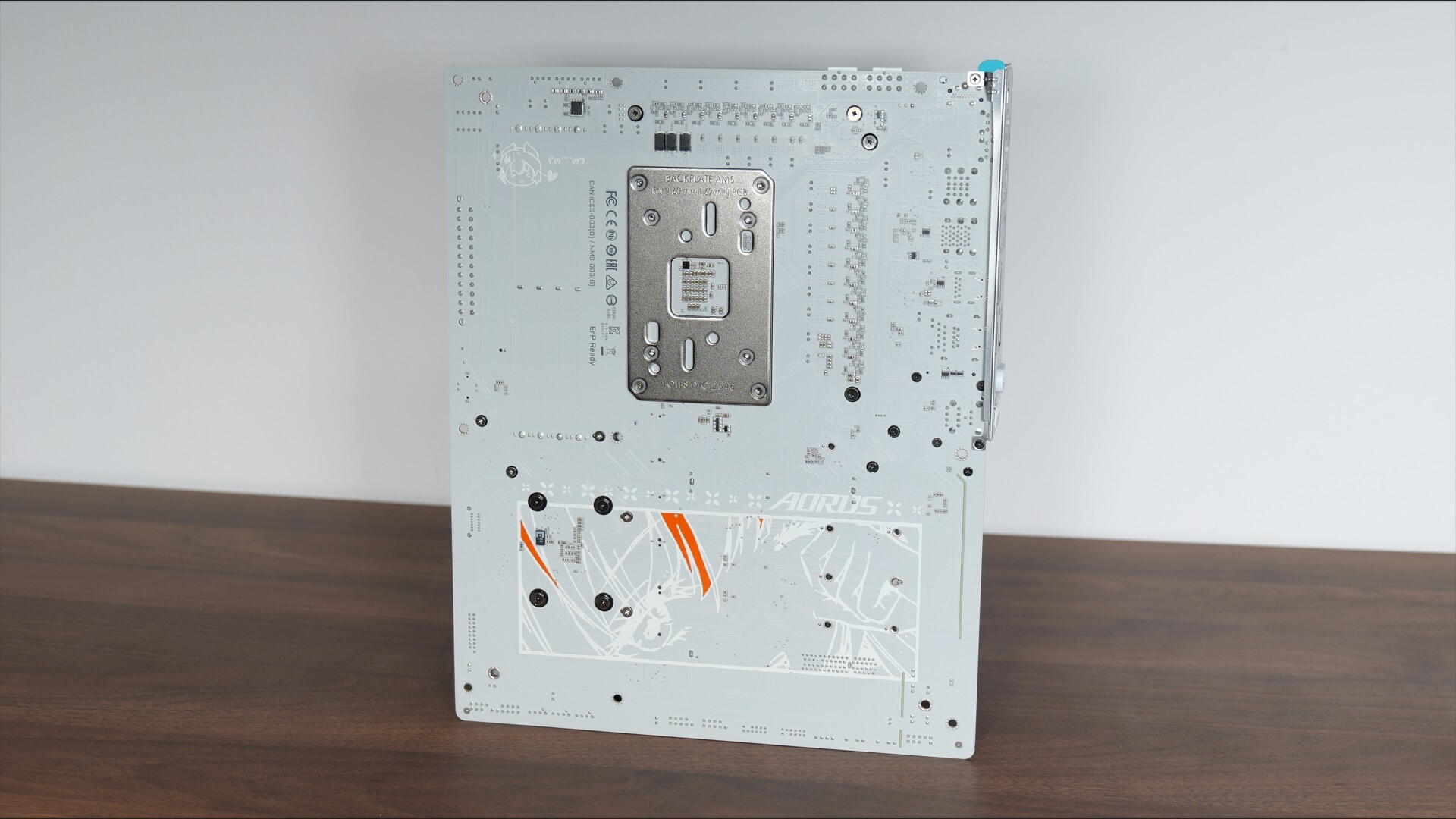 Gigabyte B850 AORUS ELITE-P ICE Aesthetics (Rear)