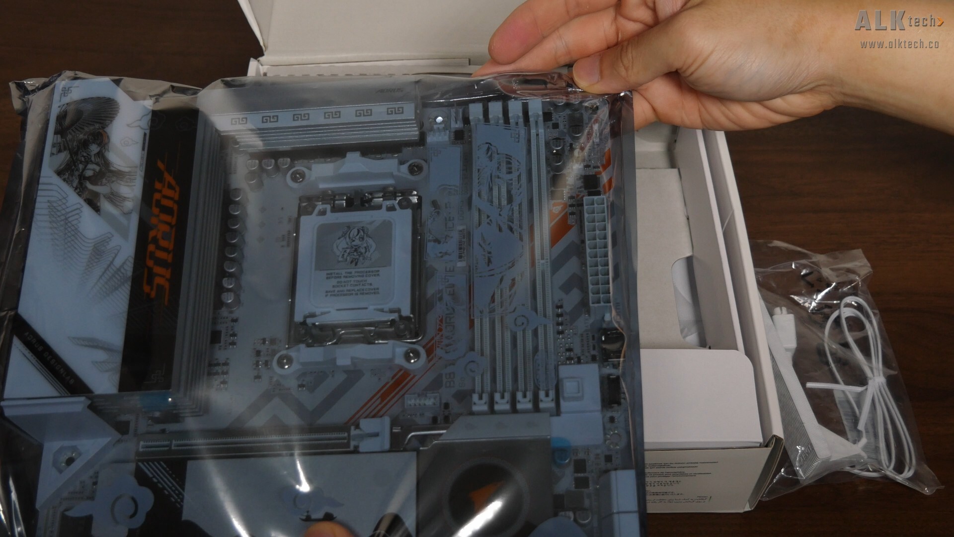 Gigabyte B850M AORUS ELITE WIFI7 ICE-P Anti-static Bag (1)