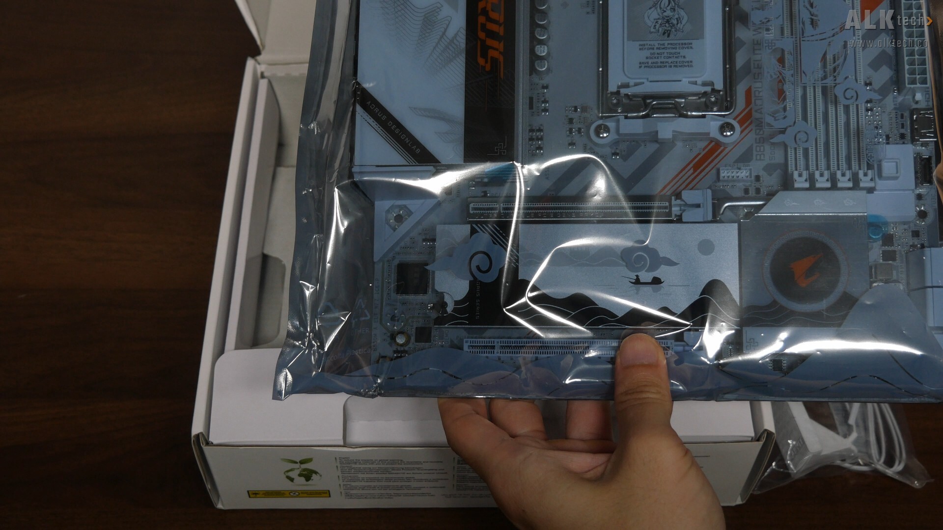 Gigabyte B850M AORUS ELITE WIFI7 ICE-P Anti-static Bag (2)