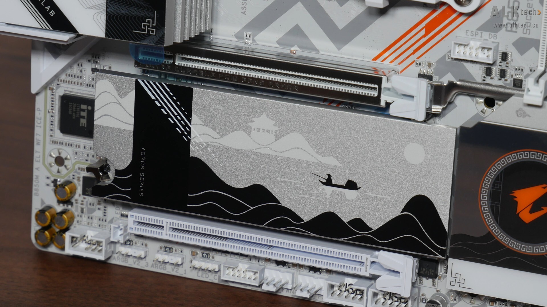 Gigabyte B850M AORUS ELITE WIFI7 ICE-P M.2 Heatsink