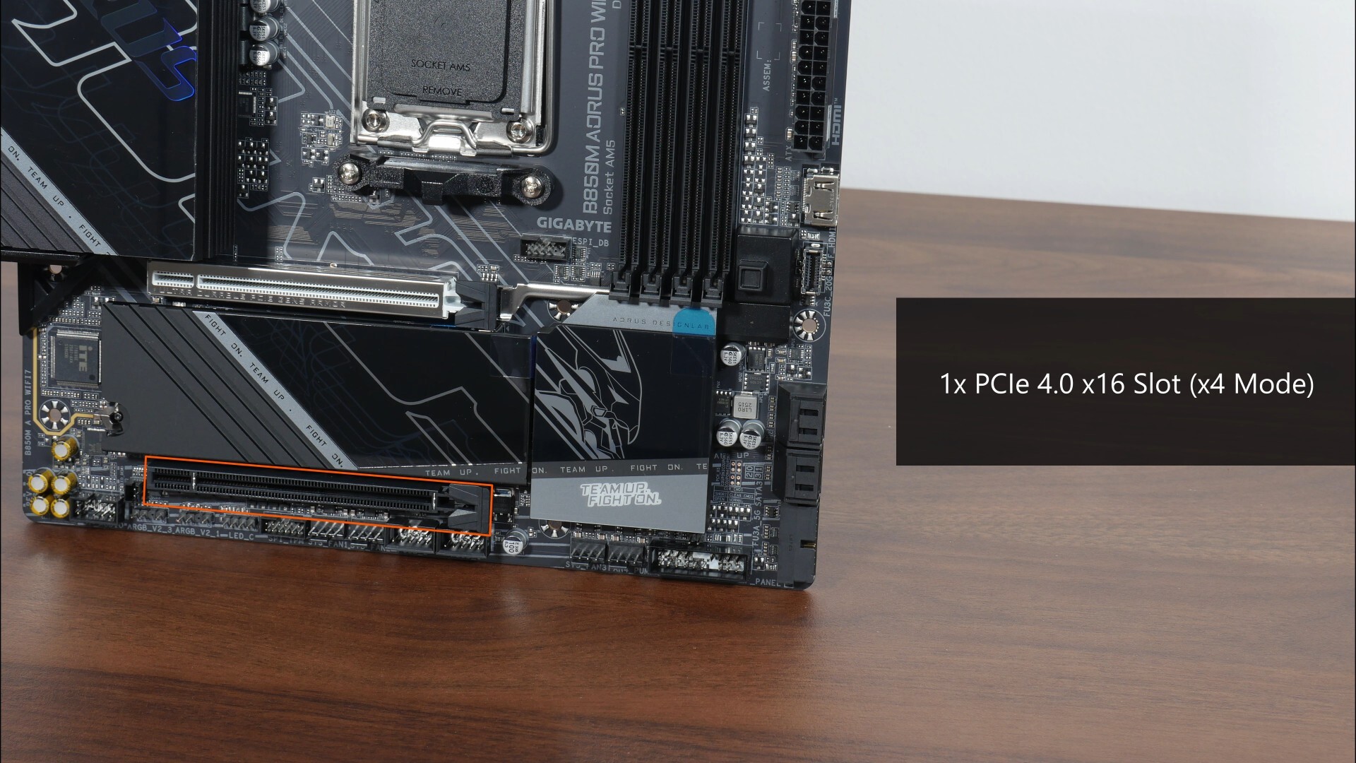 Gigabyte B850M AORUS PRO WIFI7 PCIe 4.0 x16 (x4) Slot