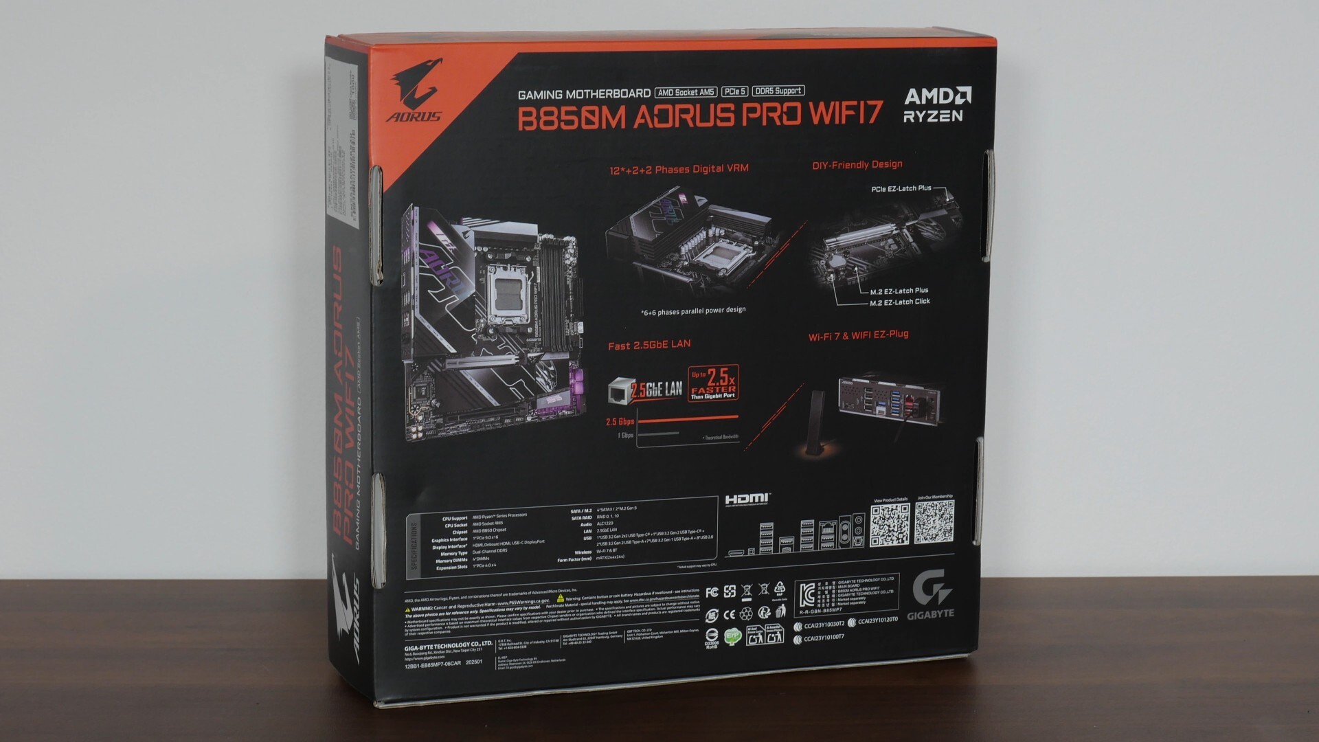 Gigabyte B850M AORUS PRO WIFI7 Packaging (Rear)