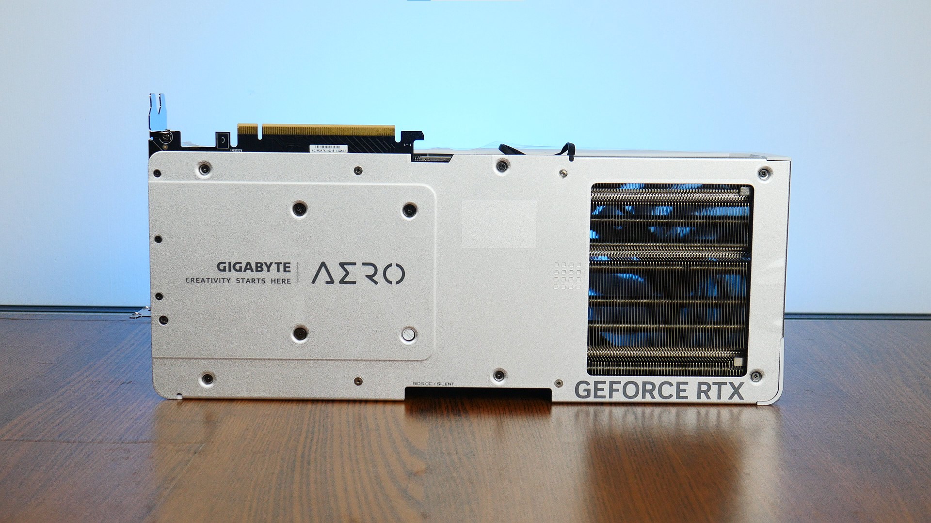 Gigabyte GeForce RTX 4080 16GB AERO OC Aesthetics (2)