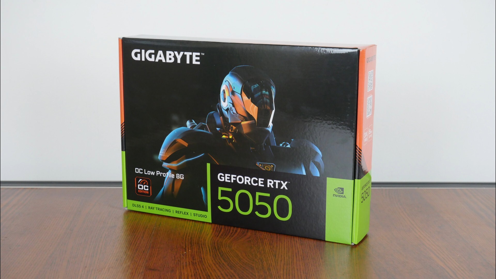 Gigabyte GeForce RTX 5050 OC Low Profile 8G Packaging (Front)