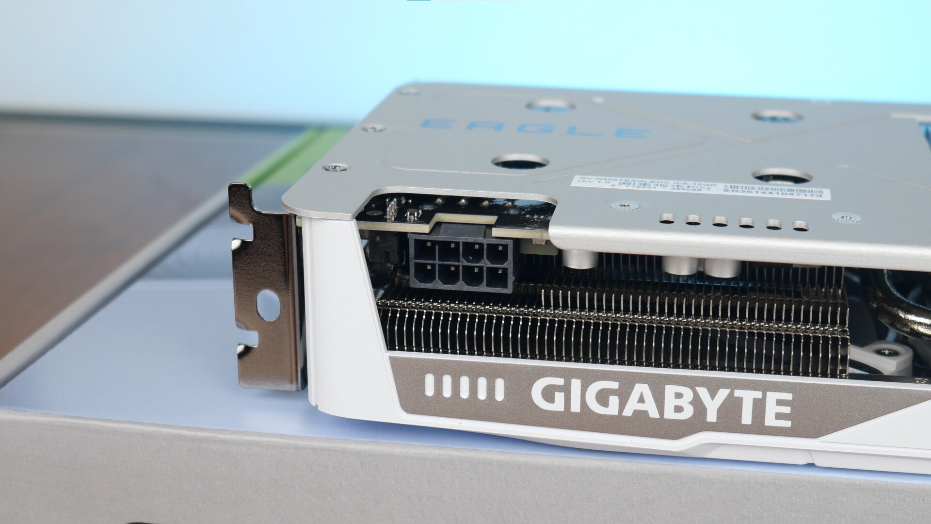 Gigabyte GeForce RTX 5060 Ti EAGLE OC ICE 16G Power Connector