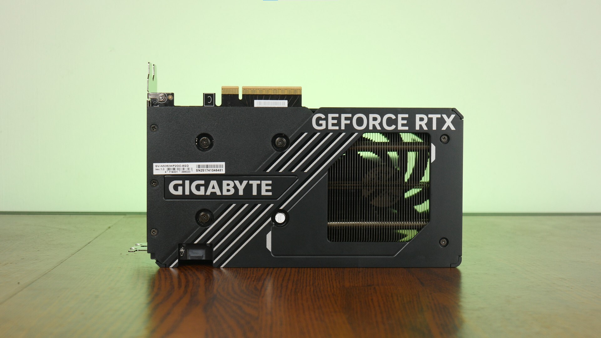 Gigabyte GeForce RTX 5060 WINDFORCE OC 8G Aesthetics (Rear)