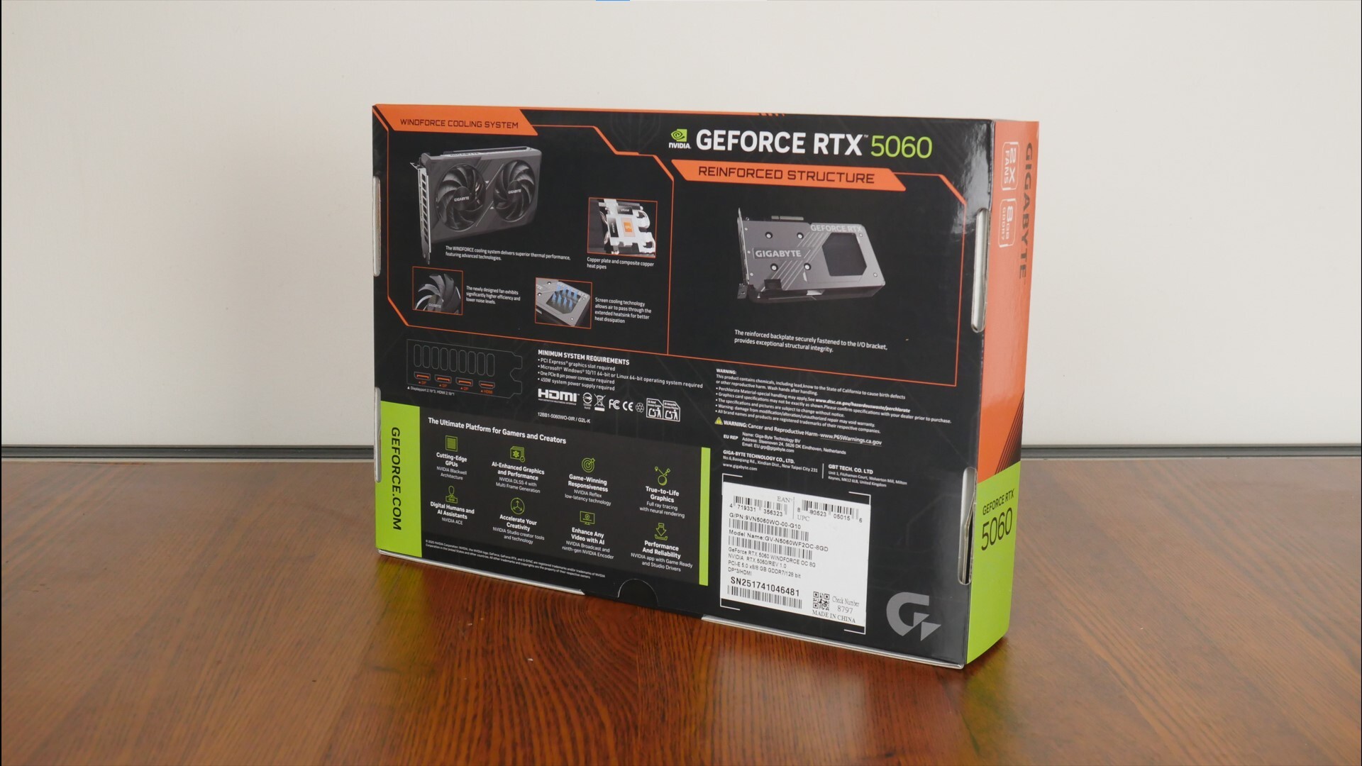 Gigabyte GeForce RTX 5060 WINDFORCE OC 8G Packaging (Rear)