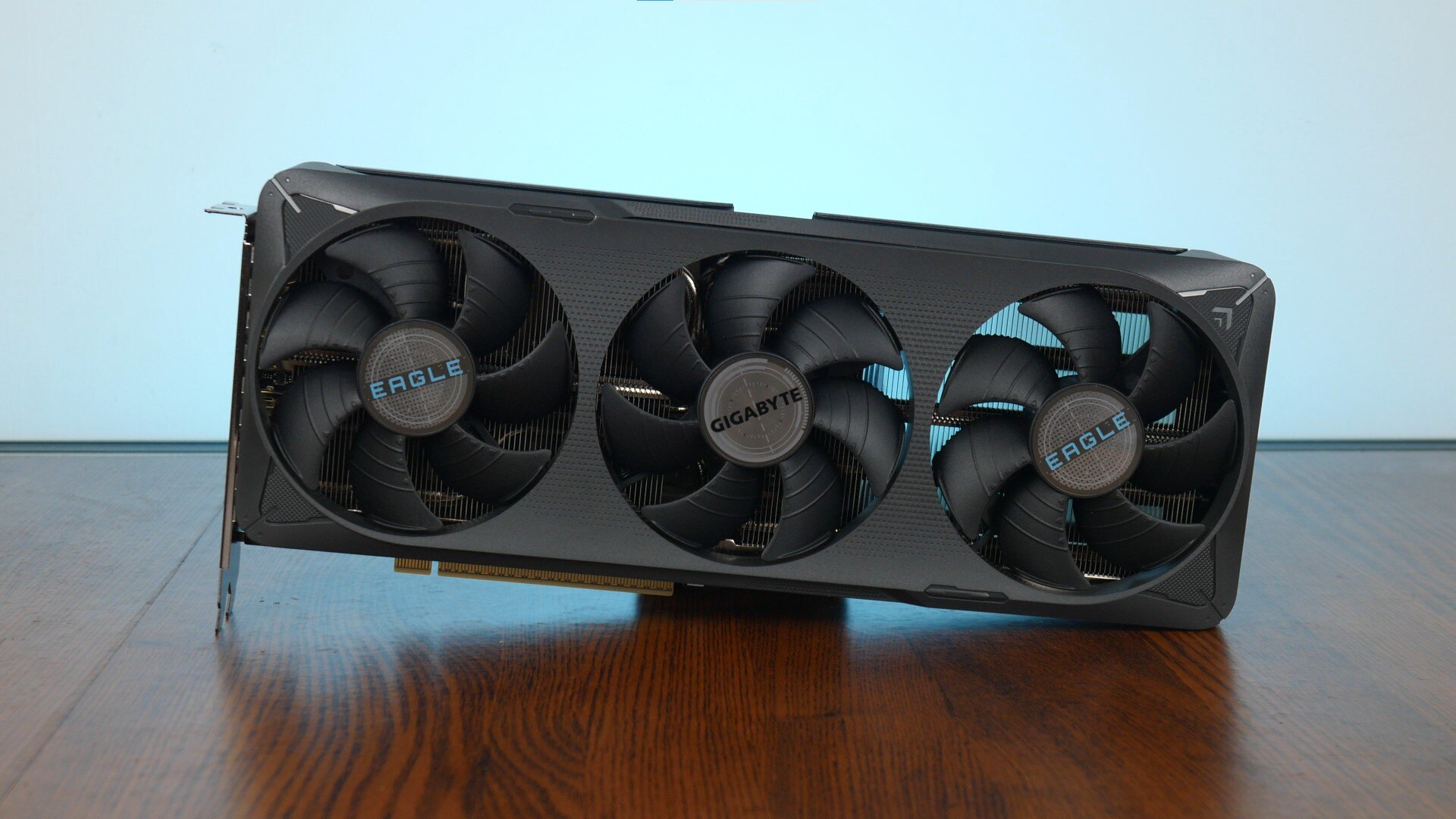 Gigabyte GeForce RTX 5070 EAGLE OC SFF 12G Aesthetics (Front)