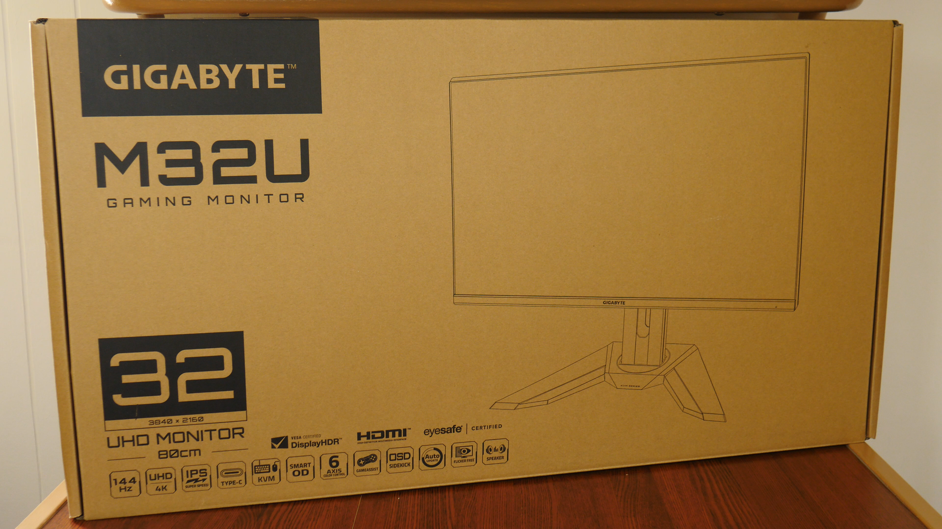 Gigabyte M32U Box