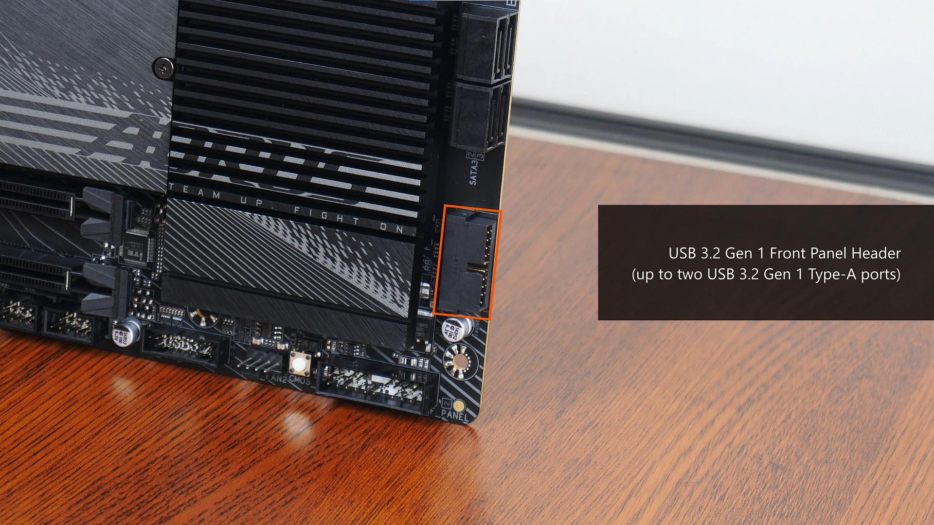 Gigabyte X670 AORUS ELITE AX  FP USB 3.2 Gen 1 Type-A (1)