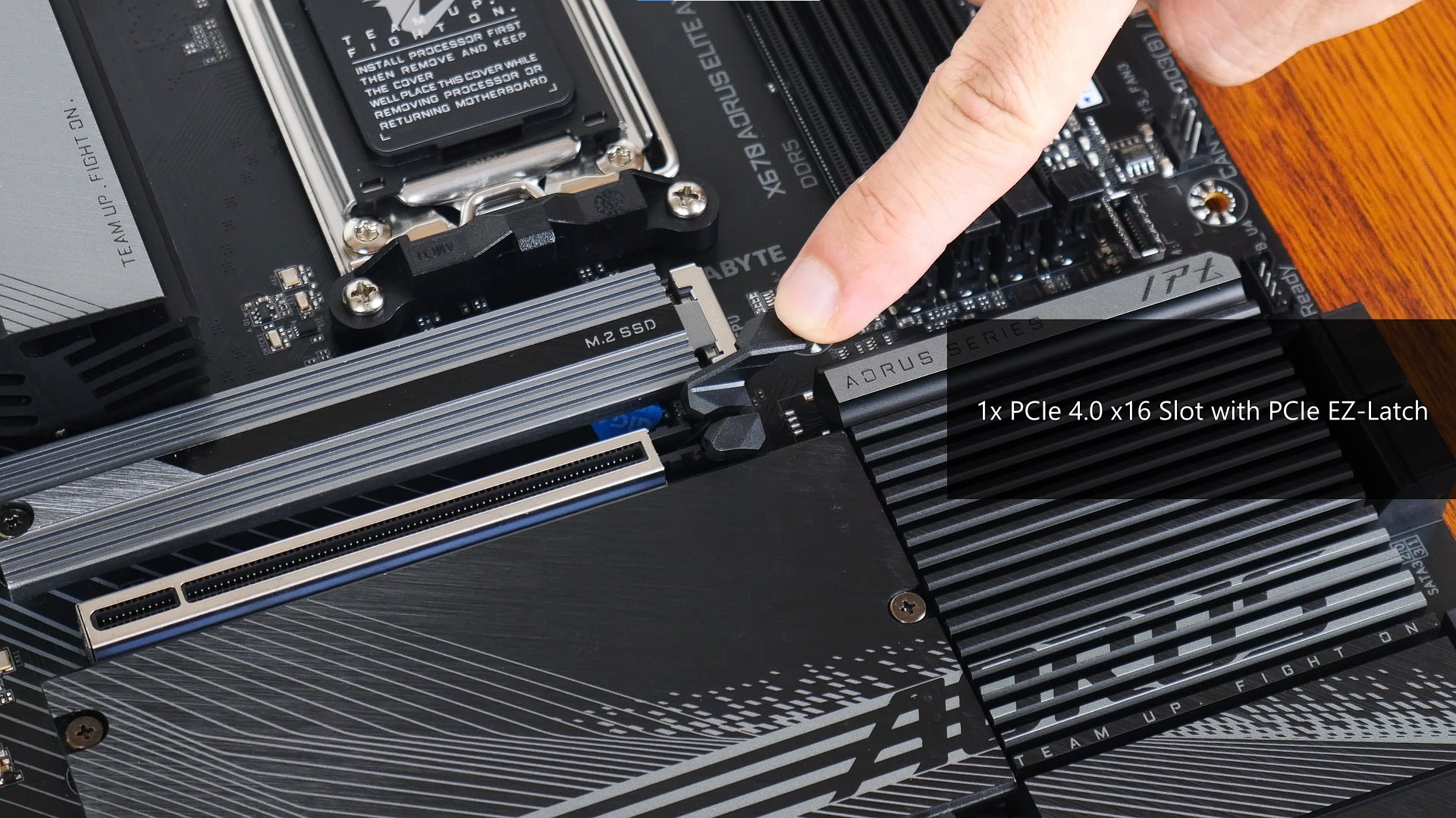 Gigabyte X670 AORUS ELITE AX PCIe EZ-Latch