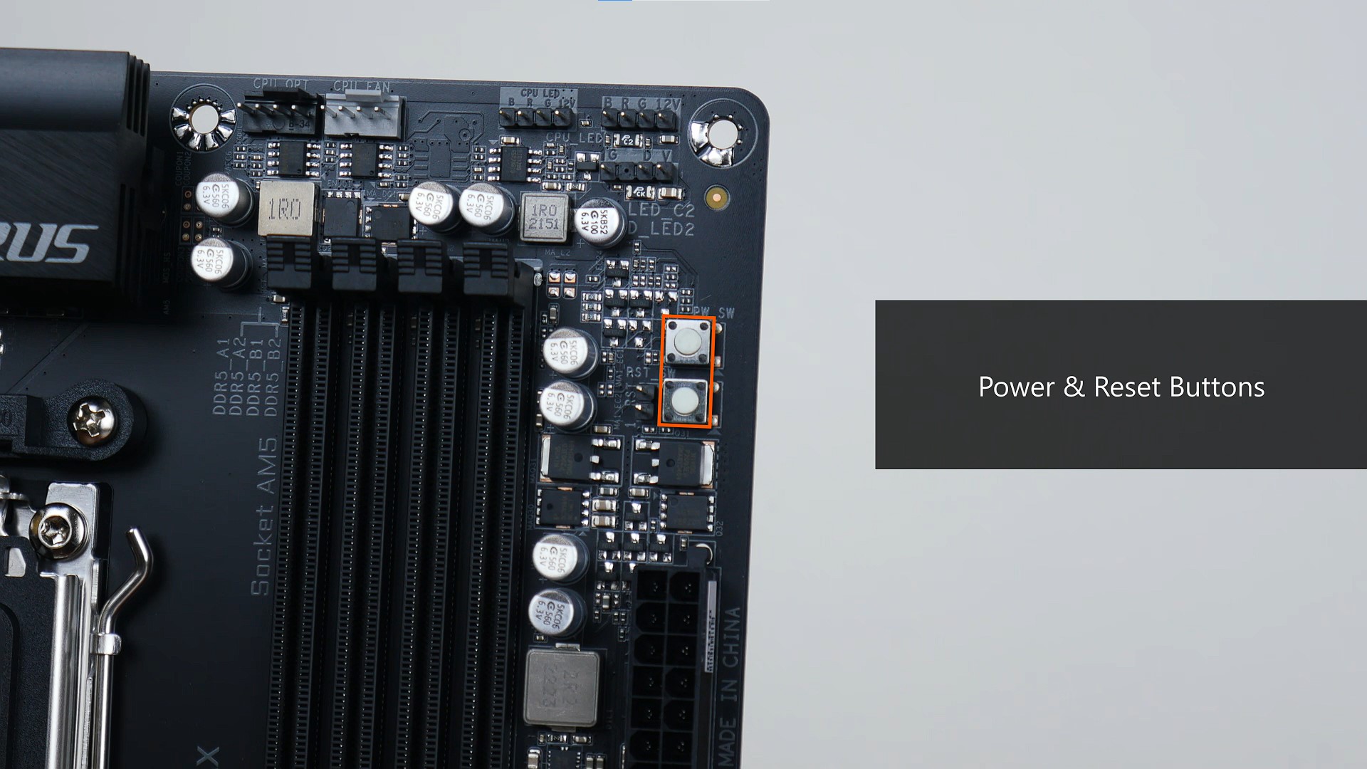 Gigabyte X670 AORUS ELITE AX Power & Reset Buttons