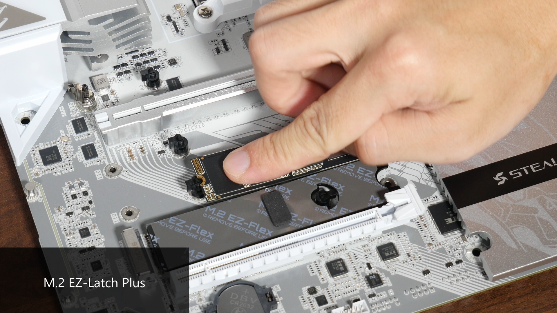 Gigabyte X870 AORUS STEALTH ICE M.2 EZ-Latch Plus