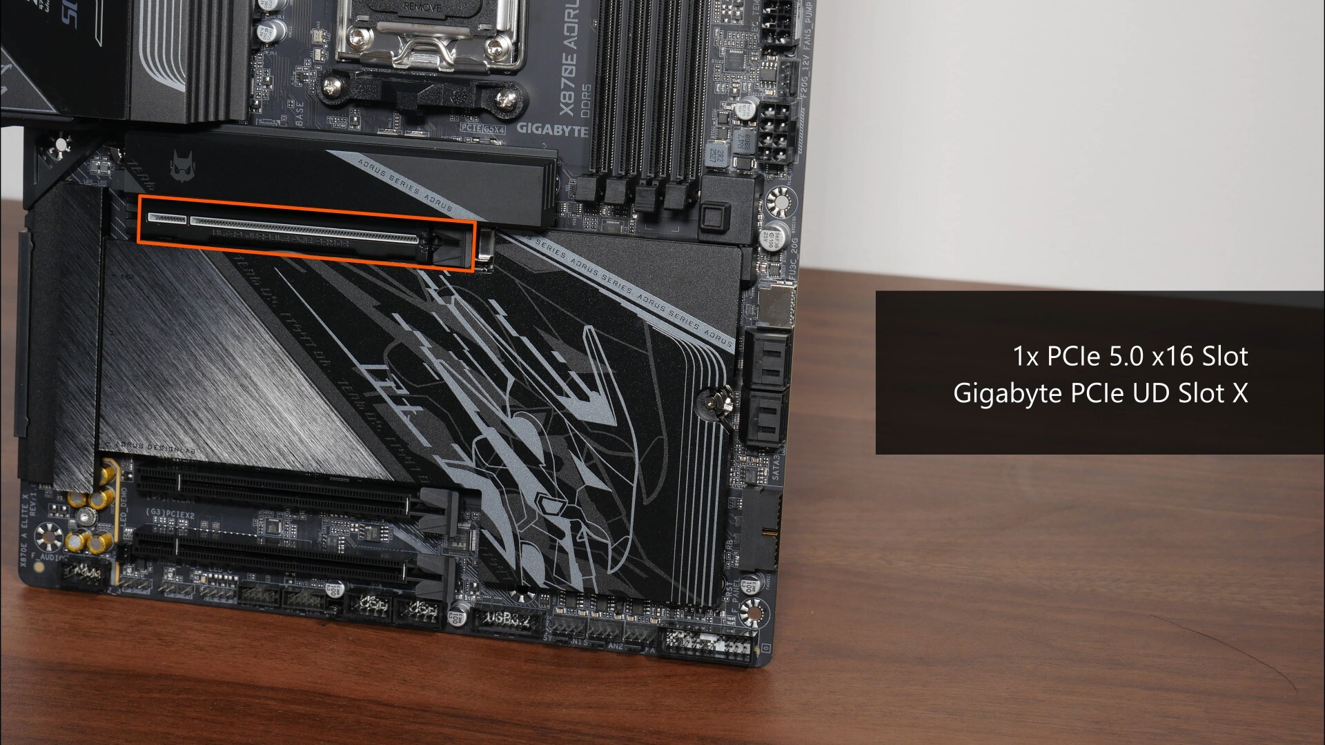 Gigabyte X870E AORUS ELITE X3D PCIe 5.0 x16 Slot (1)