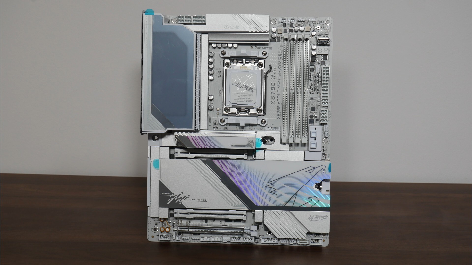 Gigabyte X870E AORUS MASTER X3D ICE Aesthetics (Front)