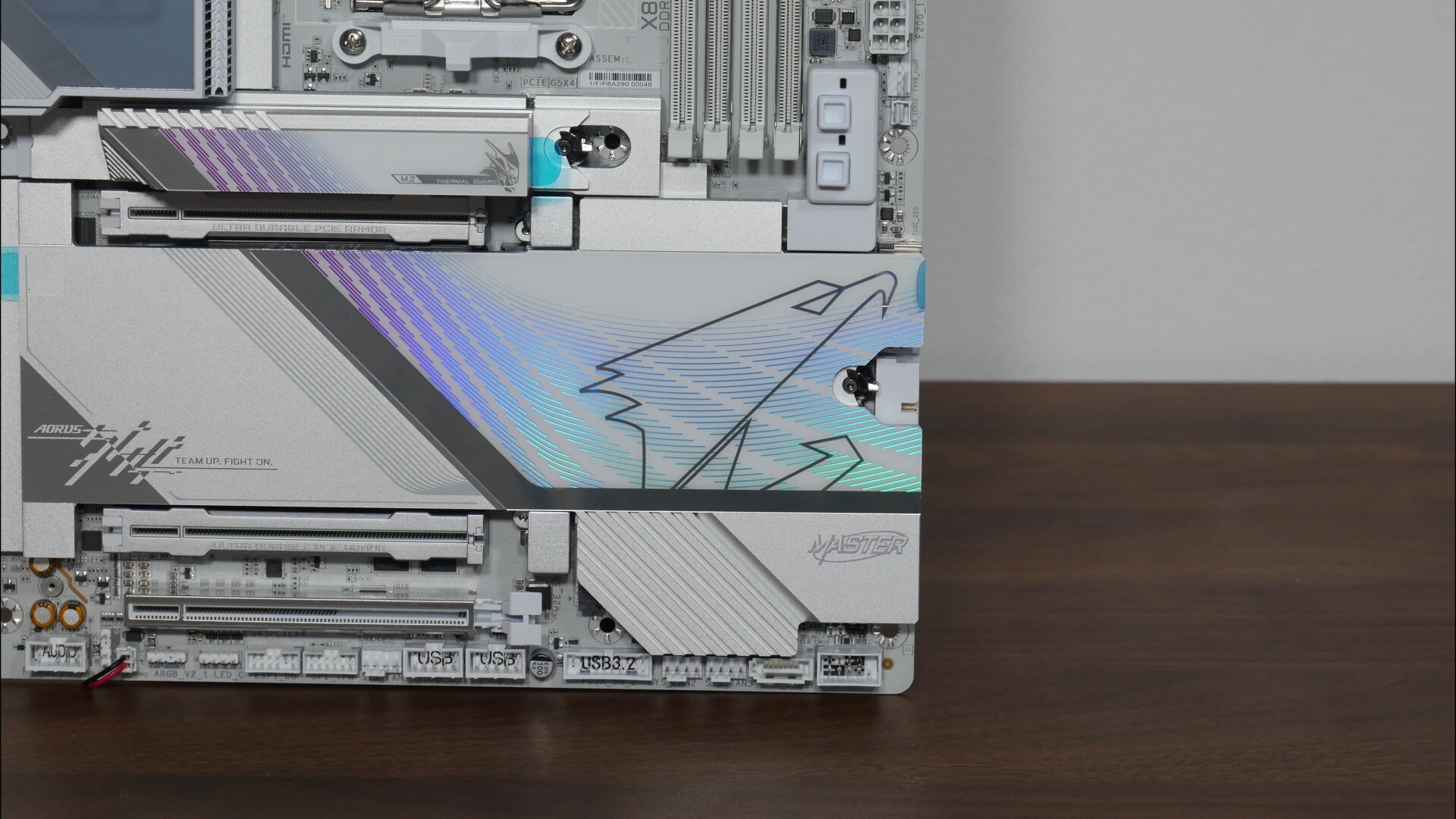 Gigabyte X870E AORUS MASTER X3D ICE Chipset Heatsink (1)