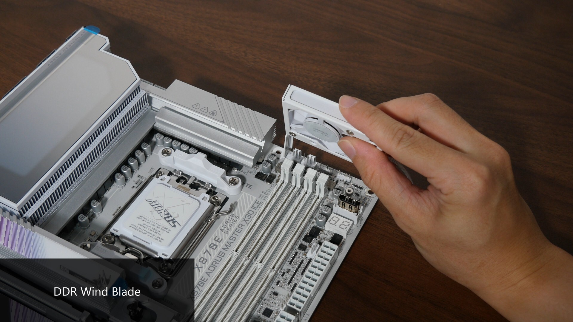 Gigabyte X870E AORUS MASTER X3D ICE DDR Wind Blade (3)