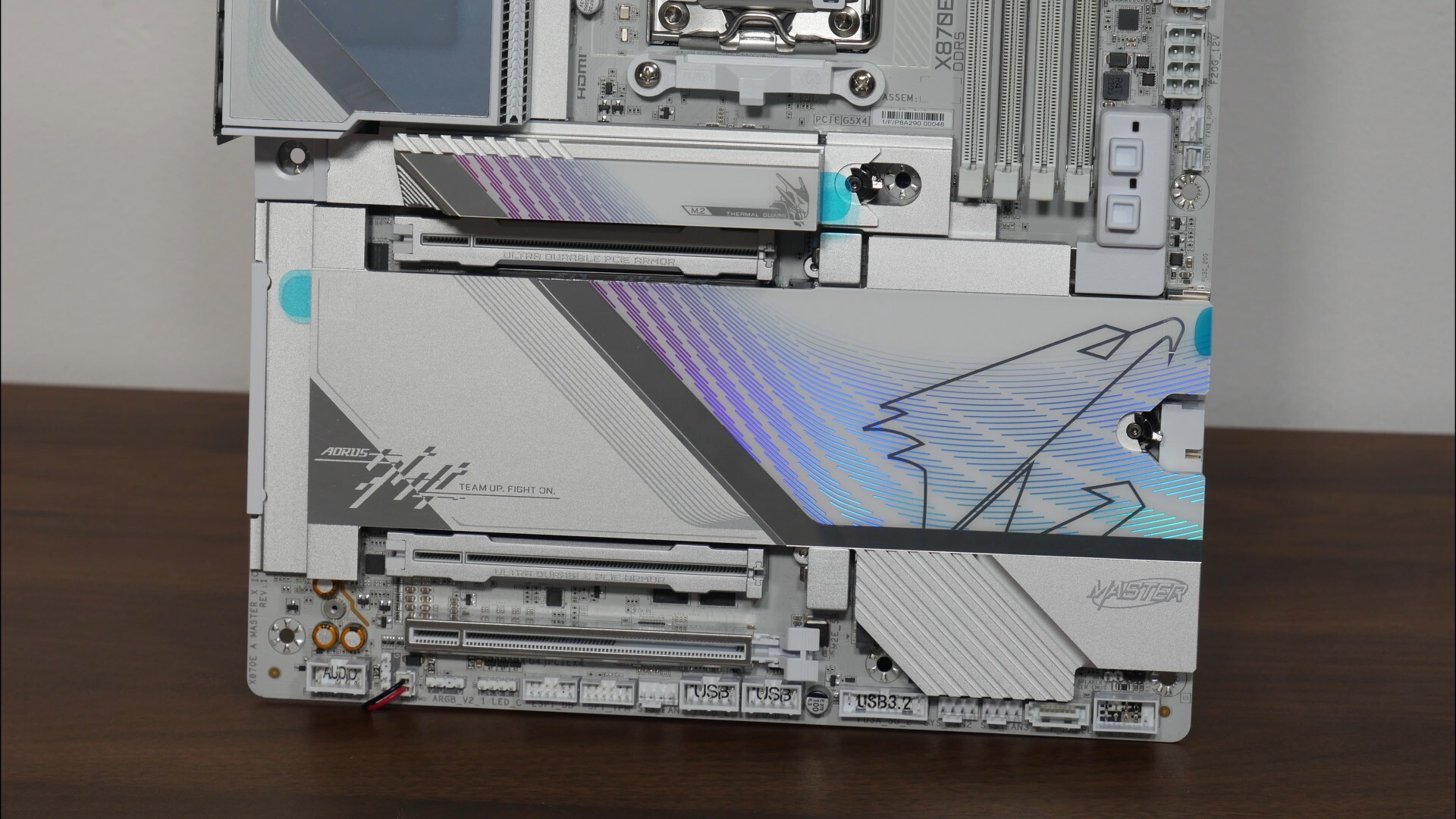 Gigabyte X870E AORUS MASTER X3D ICE M.2 Heatsinks