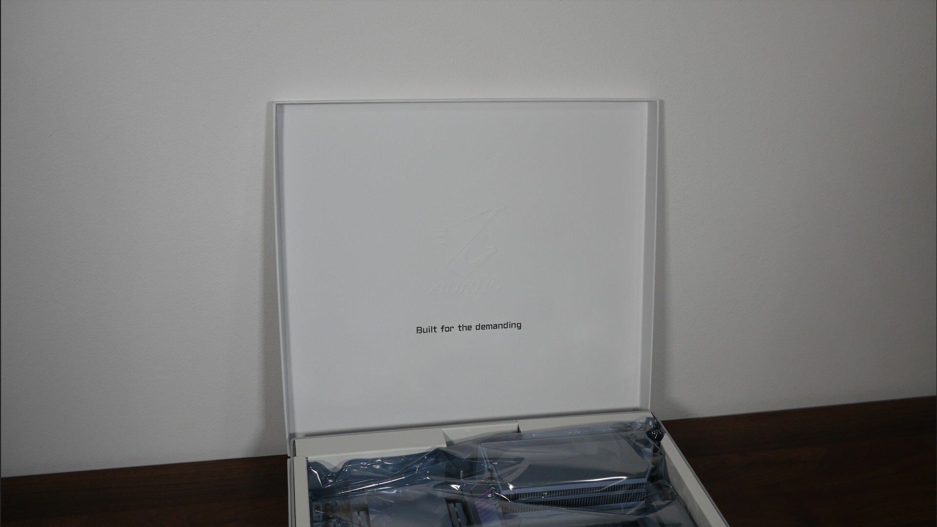 Gigabyte X870E AORUS MASTER X3D ICE Packaging (Contents 2)