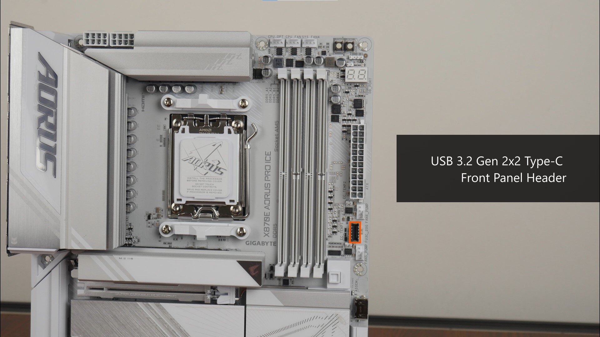 Gigabyte X870E AORUS PRO ICE FP USB 3.2 Gen 2x2 Type-C
