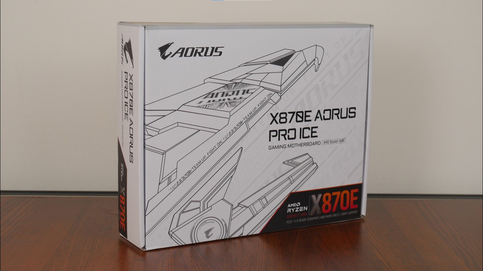 Unboxing & Overview: Gigabyte X870E AORUS PRO ICE AM5 Motherboard