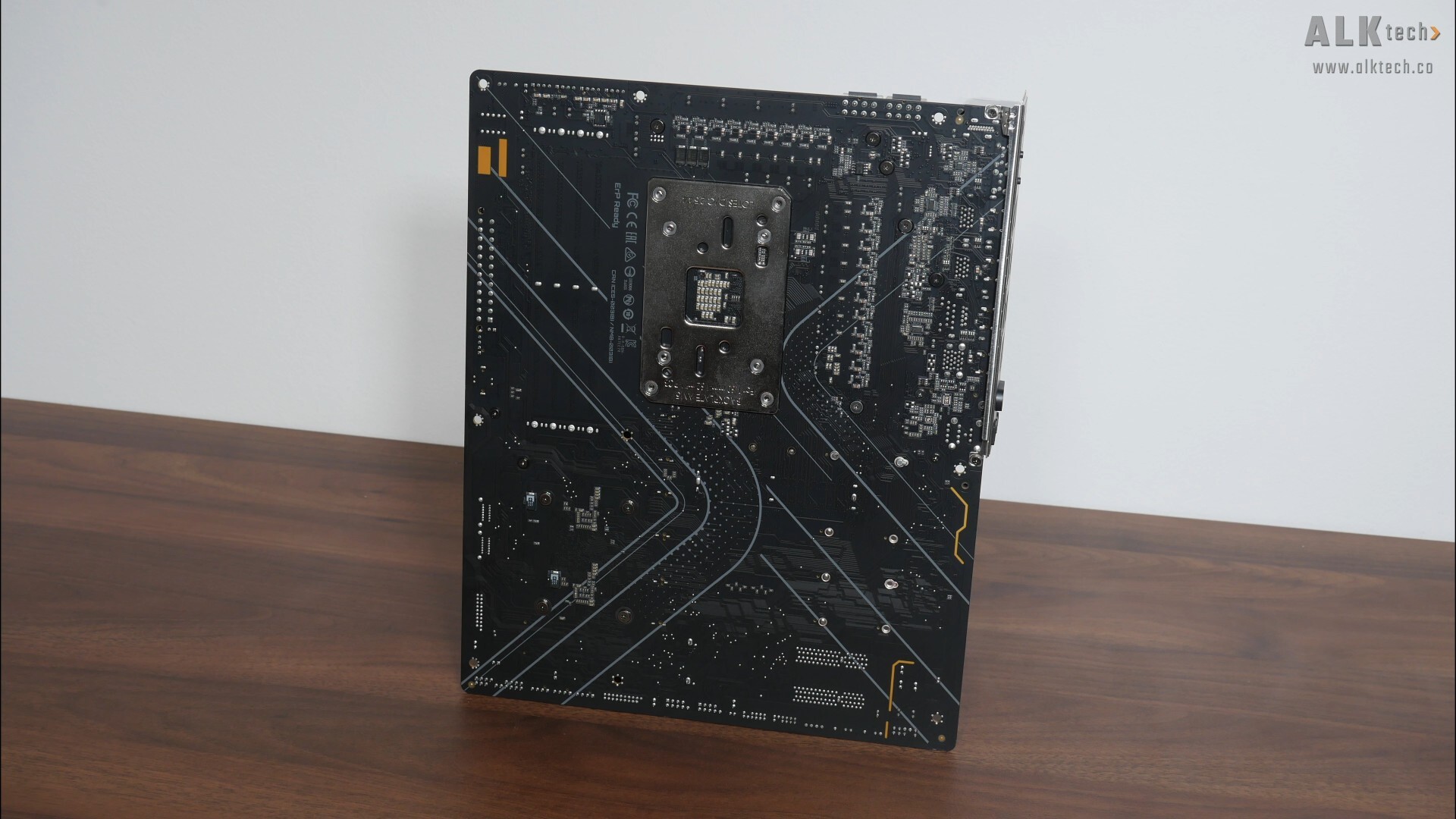 Gigabyte X870E EAGLE X3D WIFI7 Aesthetics (Rear)