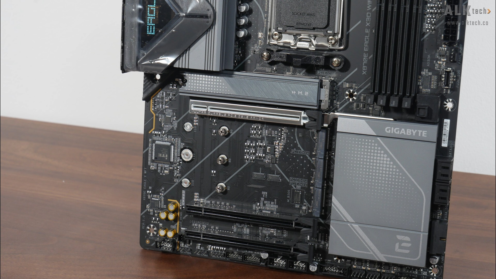 Gigabyte X870E EAGLE X3D WIFI7 M.2 Heatsink