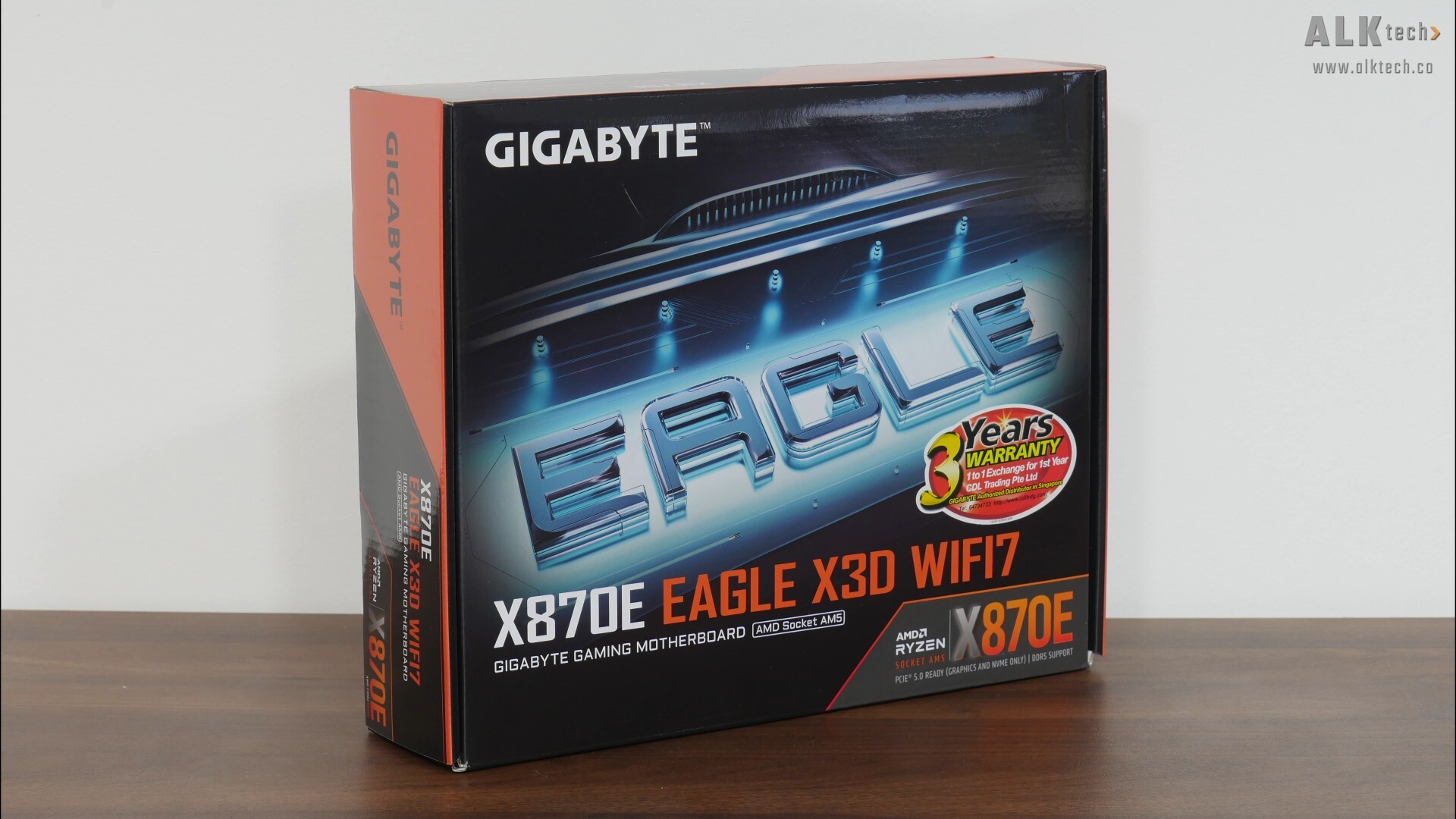 Gigabyte X870E EAGLE X3D WIFI7 Packaging (Front)