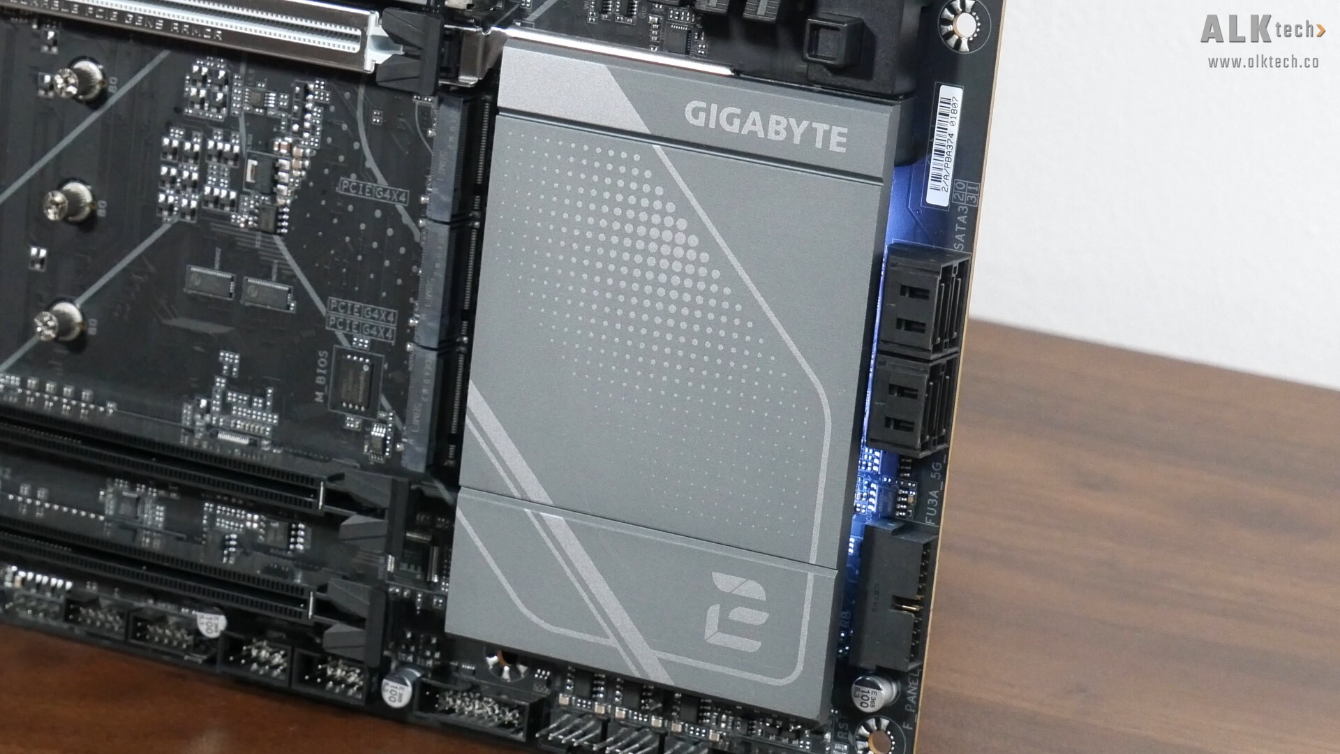 Gigabyte X870E EAGLE X3D WIFI7 RGB LEDs