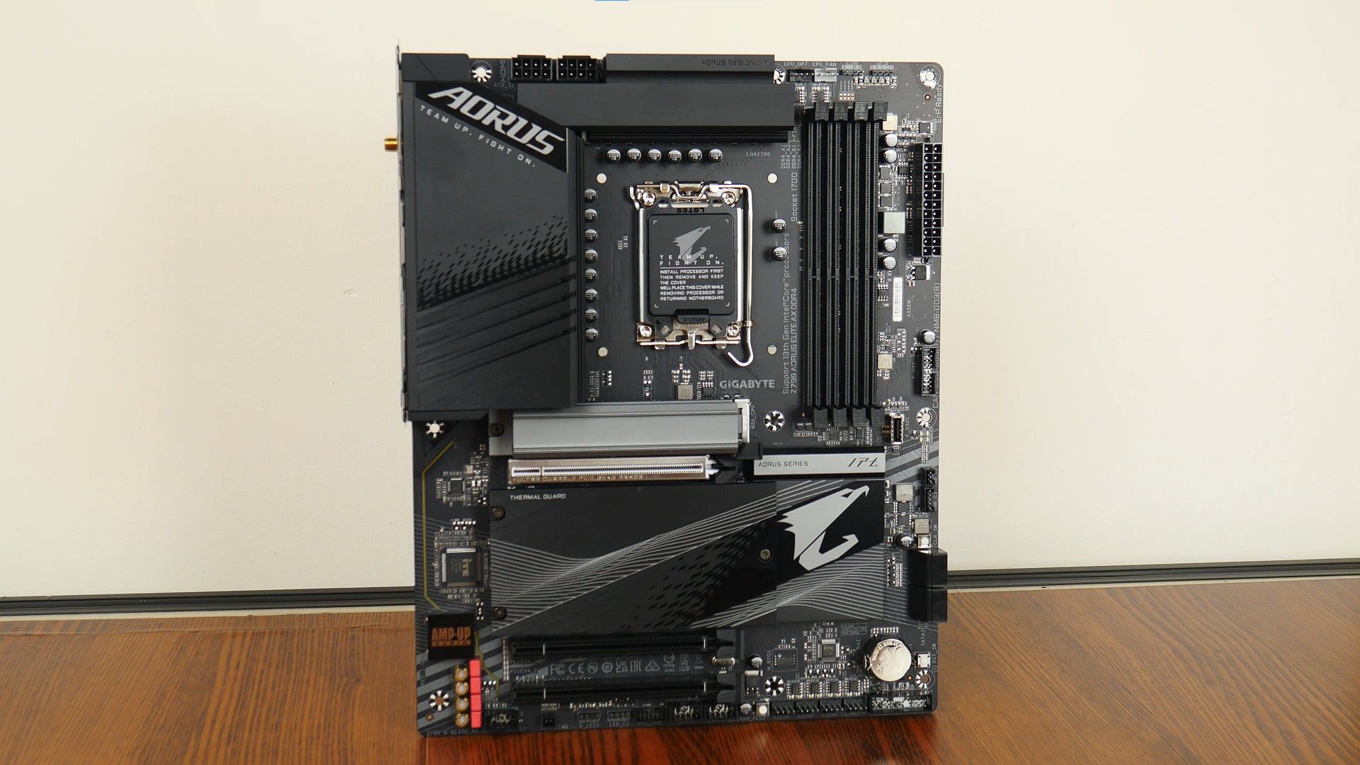 Gigabyte Z790 AORUS ELITE AX DDR4 Aesthetics