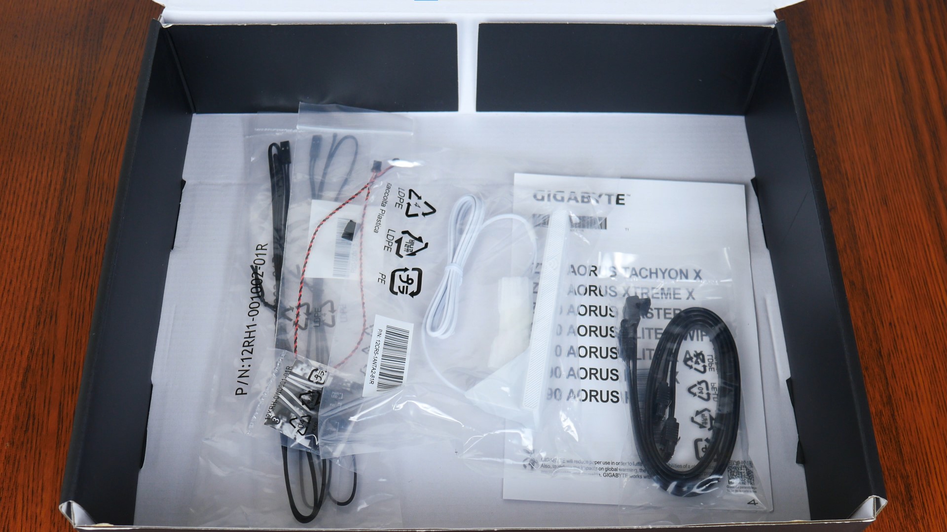 Gigabyte Z790 AORUS PRO X Accessories