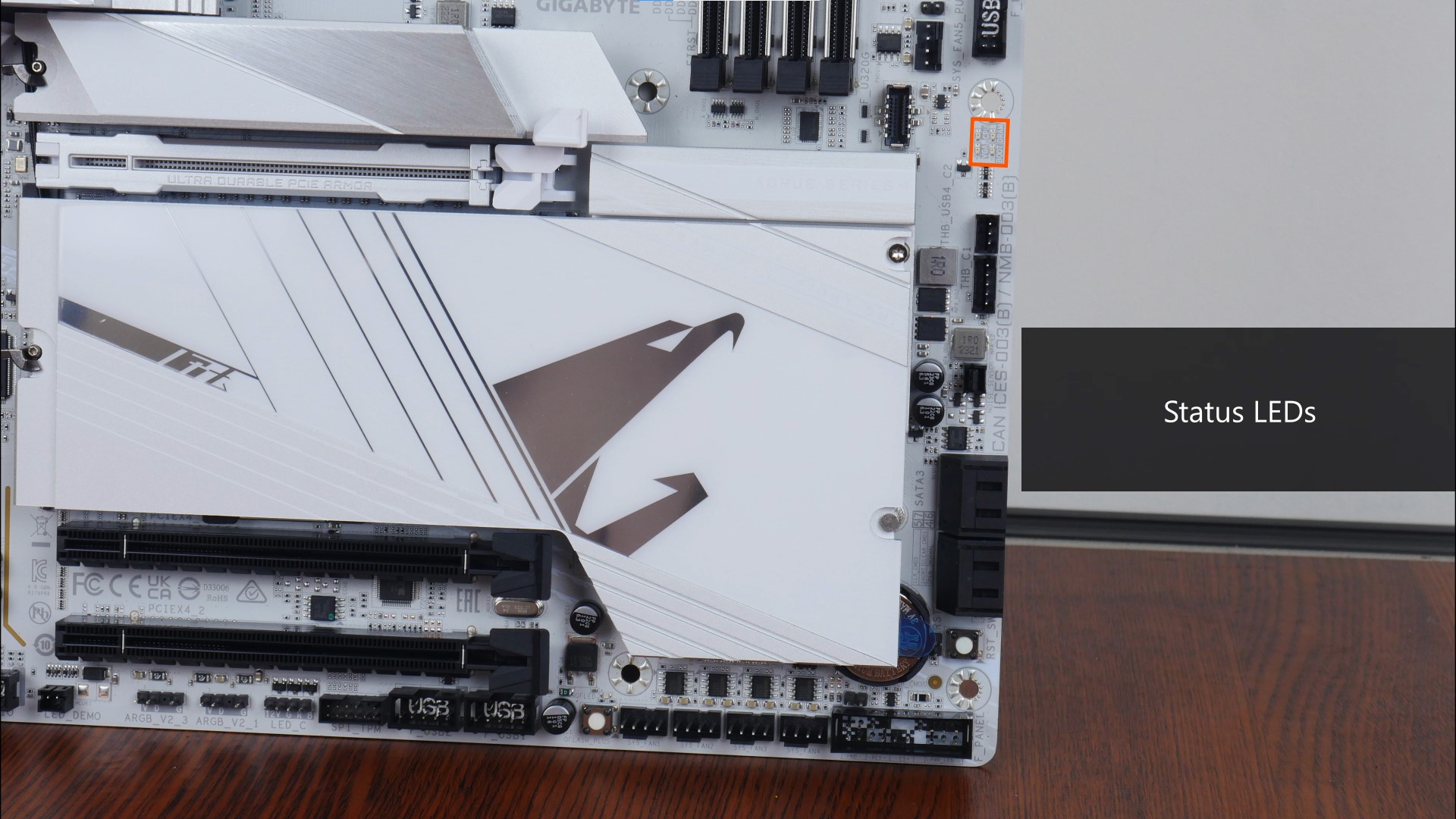 Gigabyte Z790 AORUS PRO X Status LEDs