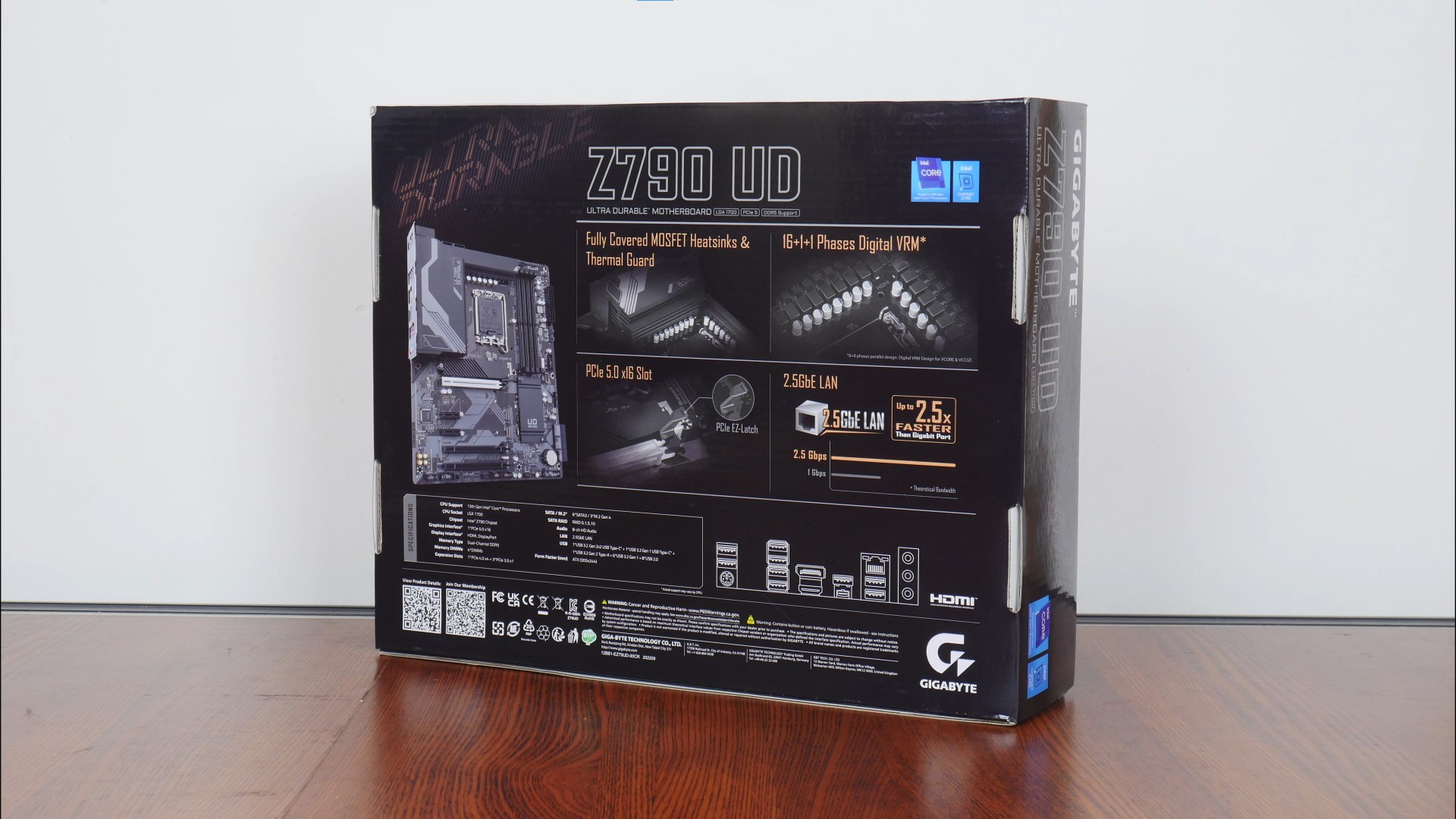 Gigabyte Z790 UD Packaging (Rear)