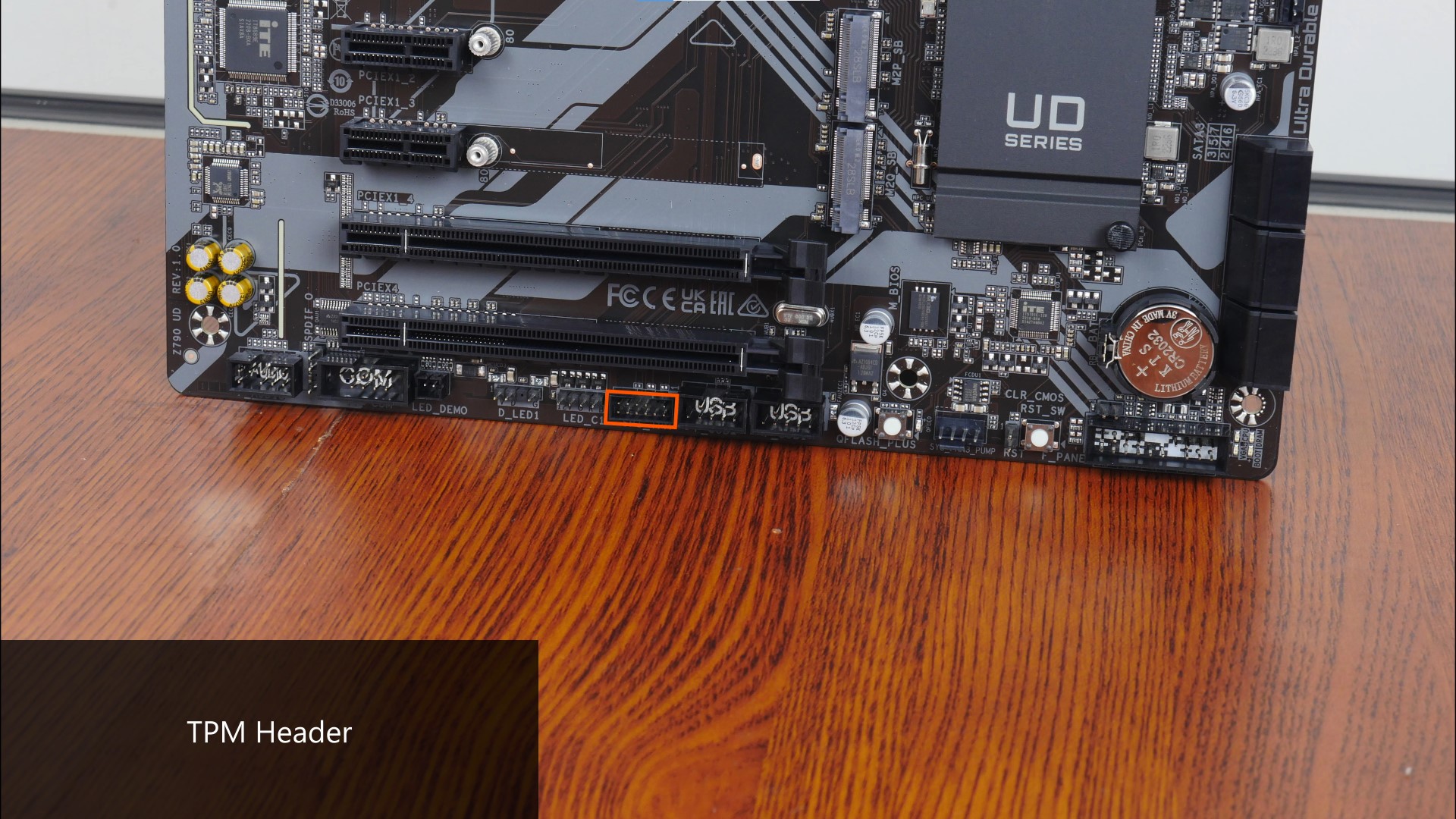 Gigabyte Z790 UD TPM Header