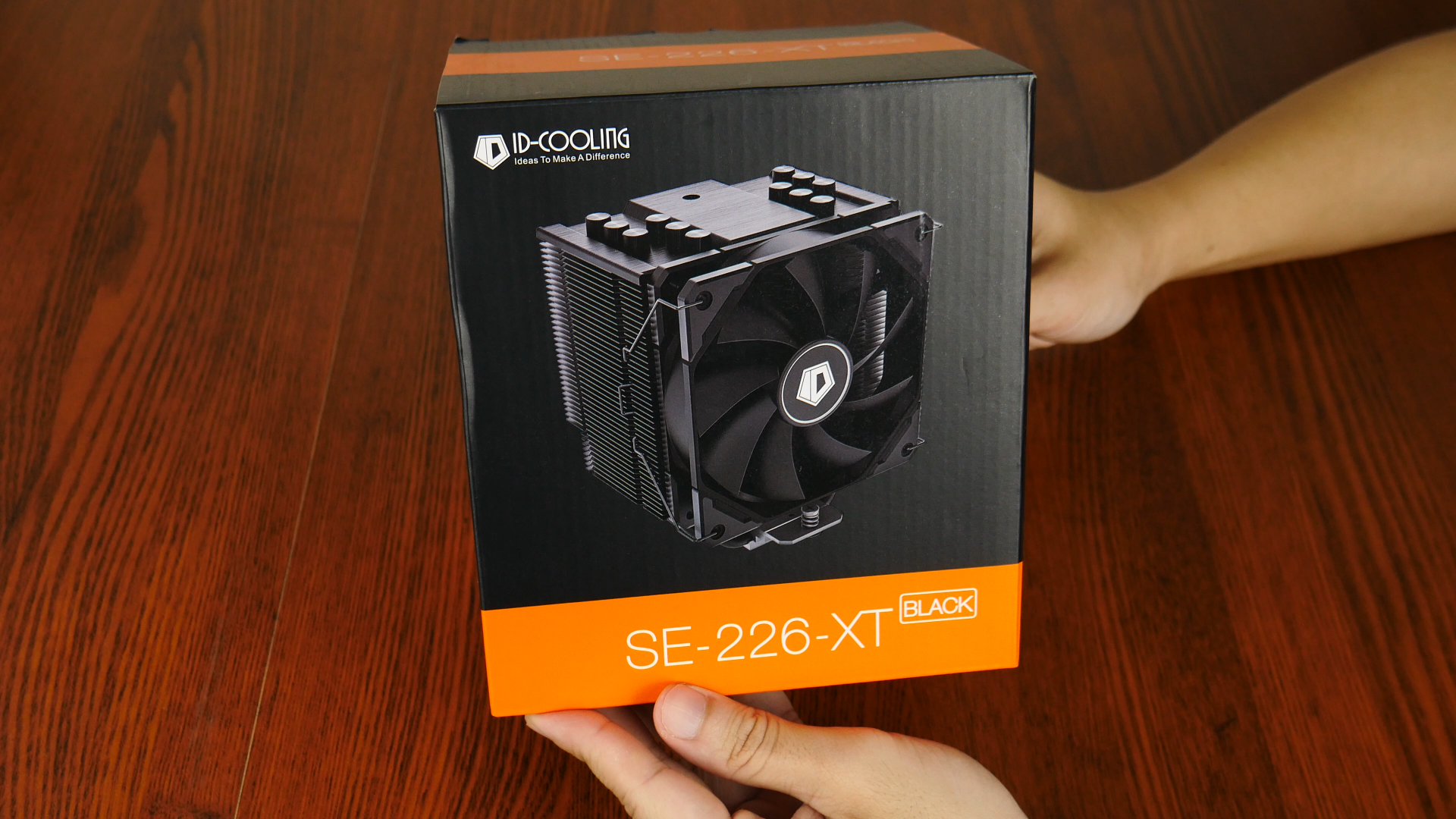 ID-COOLING SE-226-XT Box Aesthetics