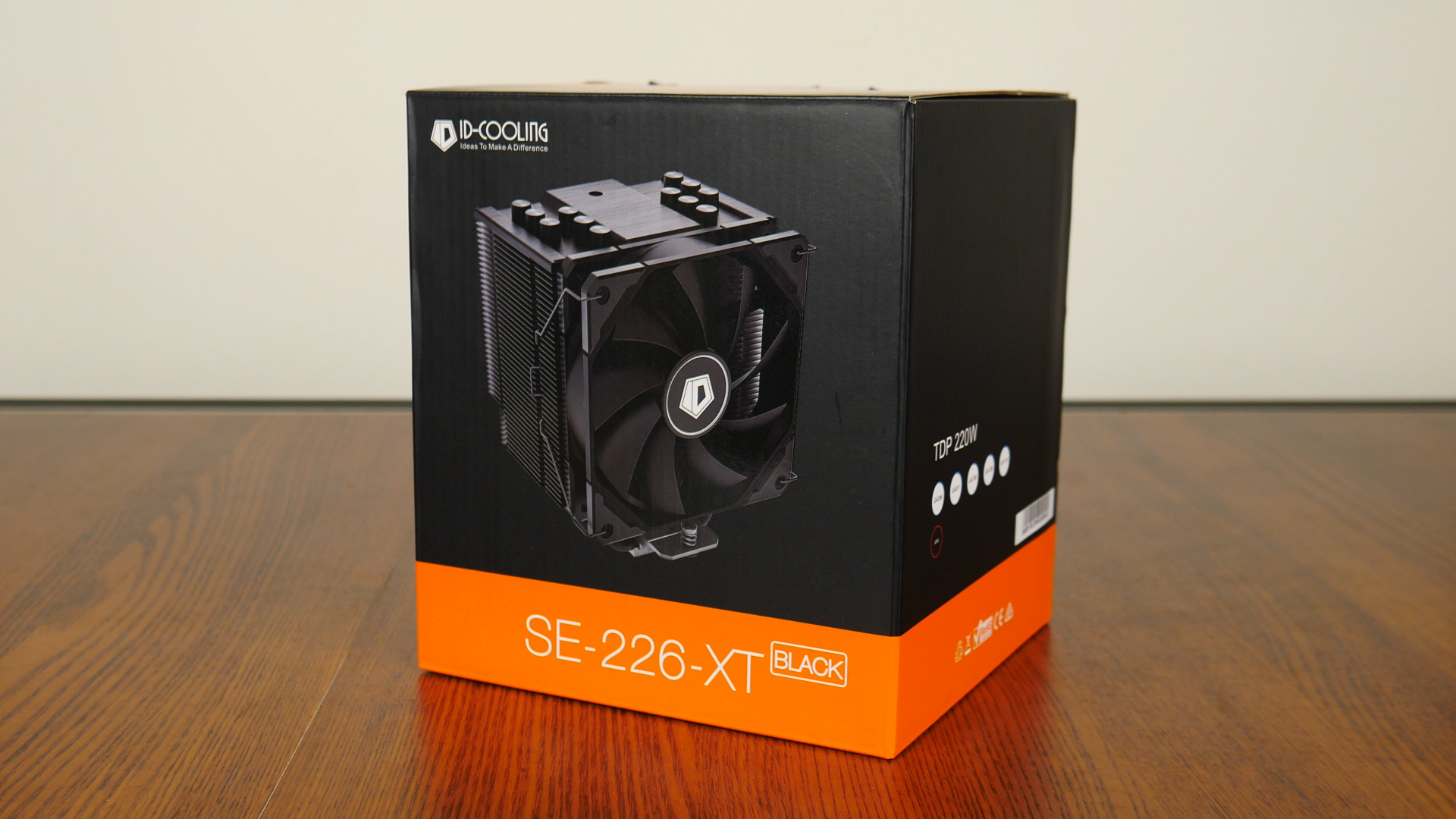 ID-COOLING SE-226-XT Black Box