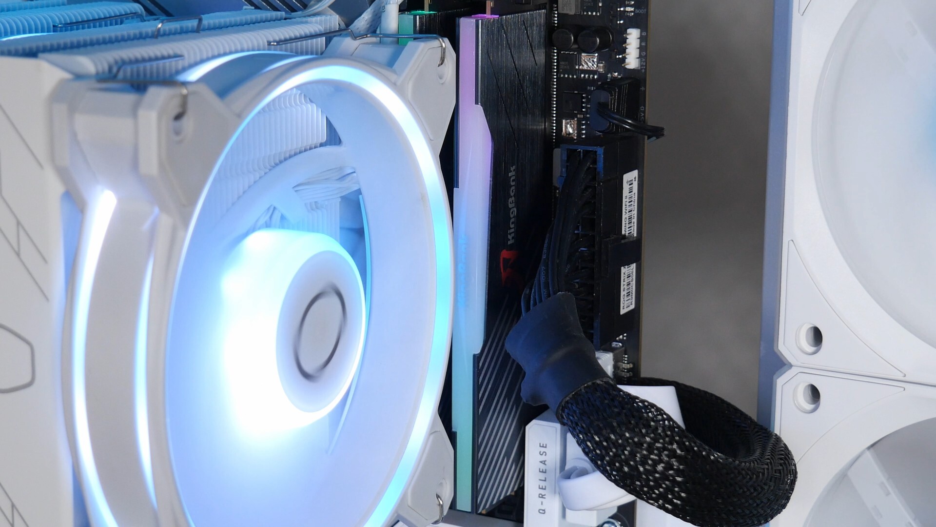 KingBank DDR5 Dark SoarBlade RGB Aesthetics