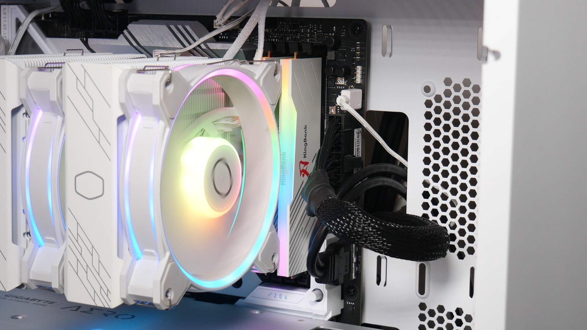KingBank DDR5 SoarBlade RGB Lighting (1)