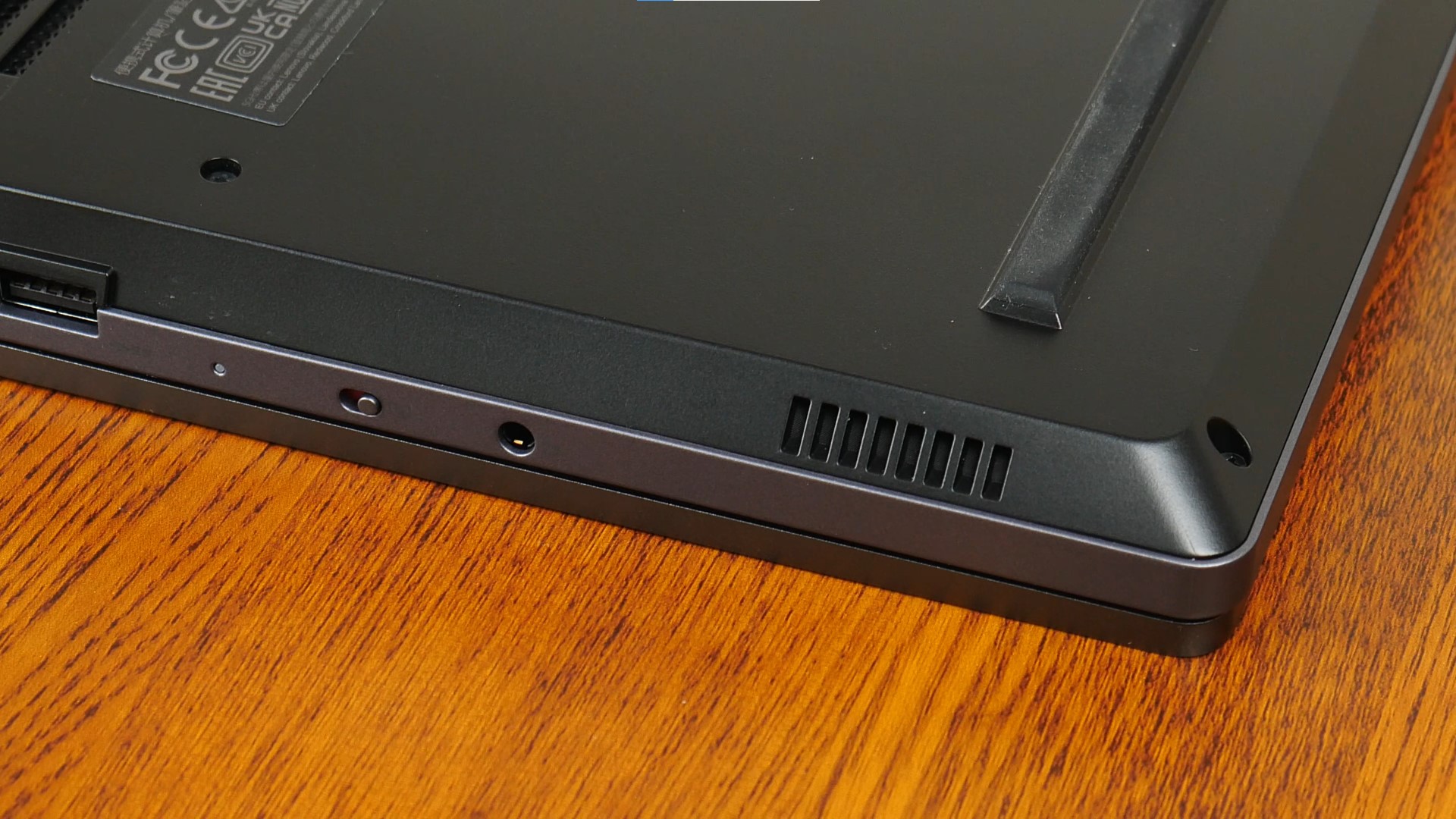 2022 Lenovo Legion 5 Gen 7 Gaming Laptop Speakers (1)