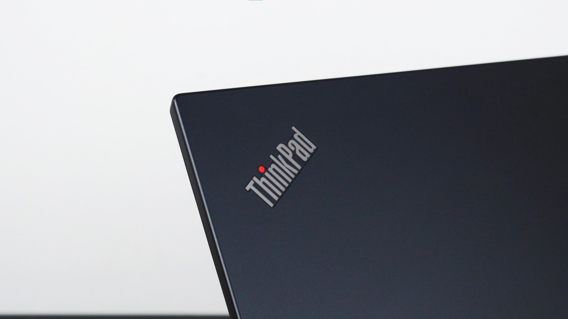 Lenovo ThinkPad P15v Gen 3 (AMD) Mobile Workstation Aesthetics (2)
