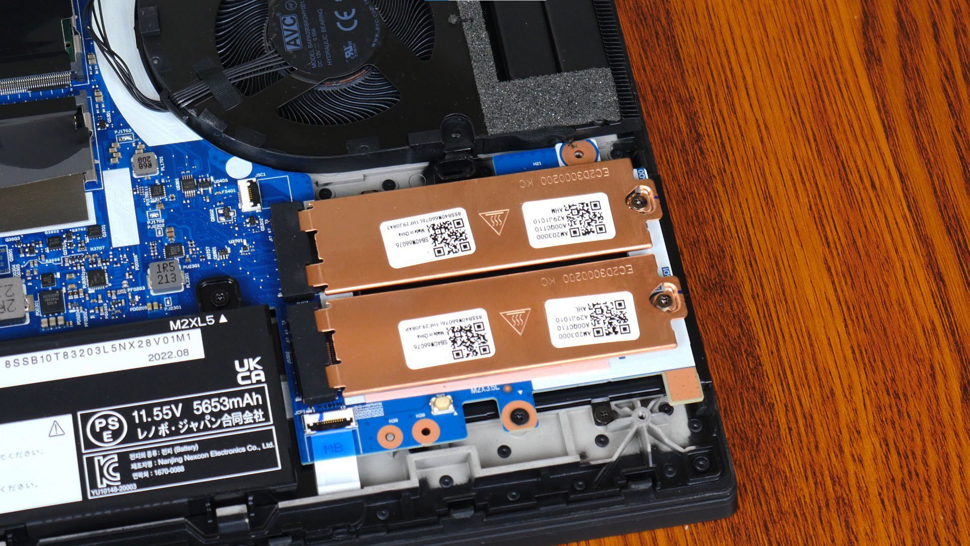 Lenovo ThinkPad P15v Gen 3 (AMD) Mobile Workstation M.2 Slots