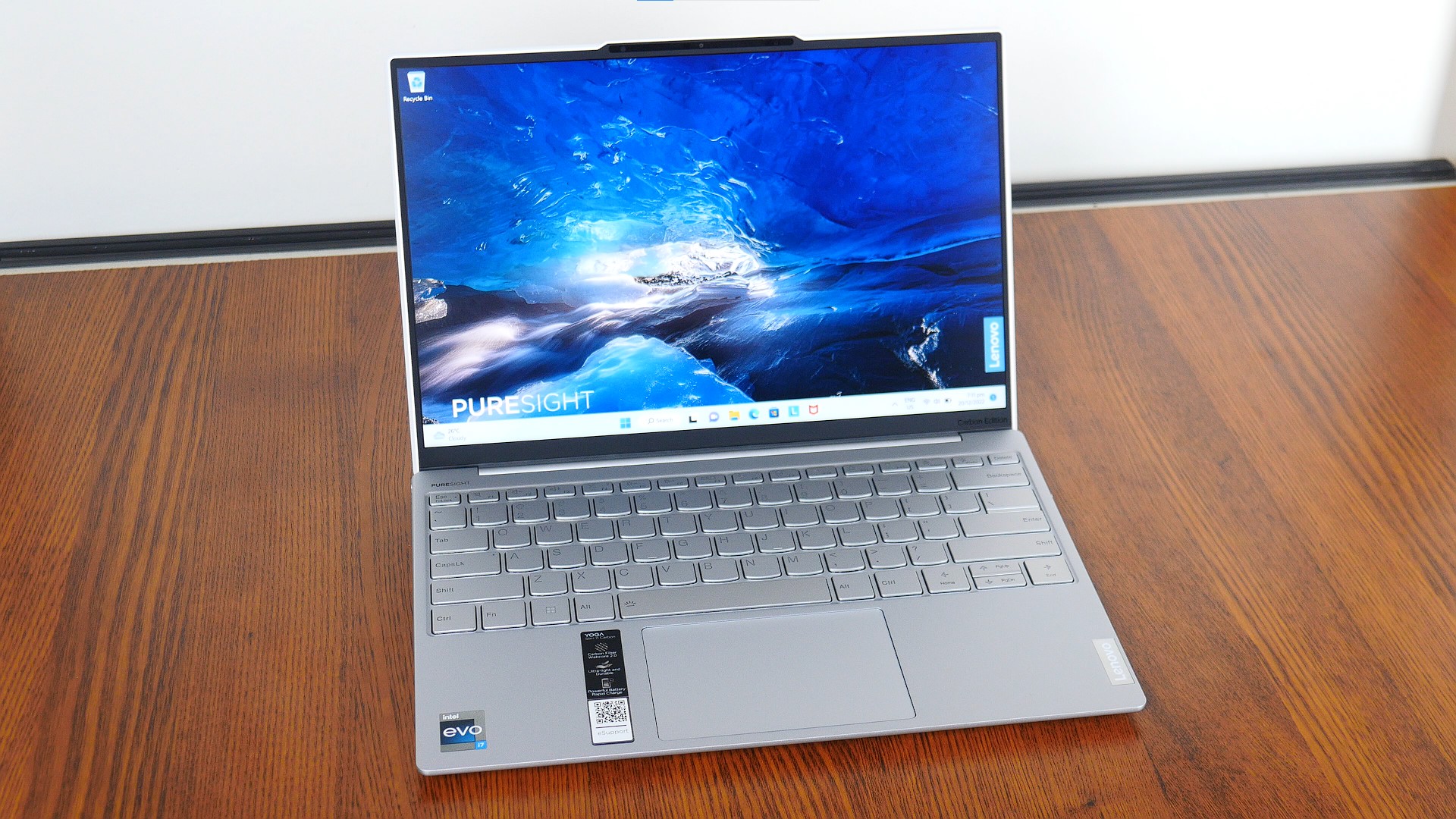 Lenovo Yoga Slim 7i Carbon 13IAP7 Aesthetics (3)