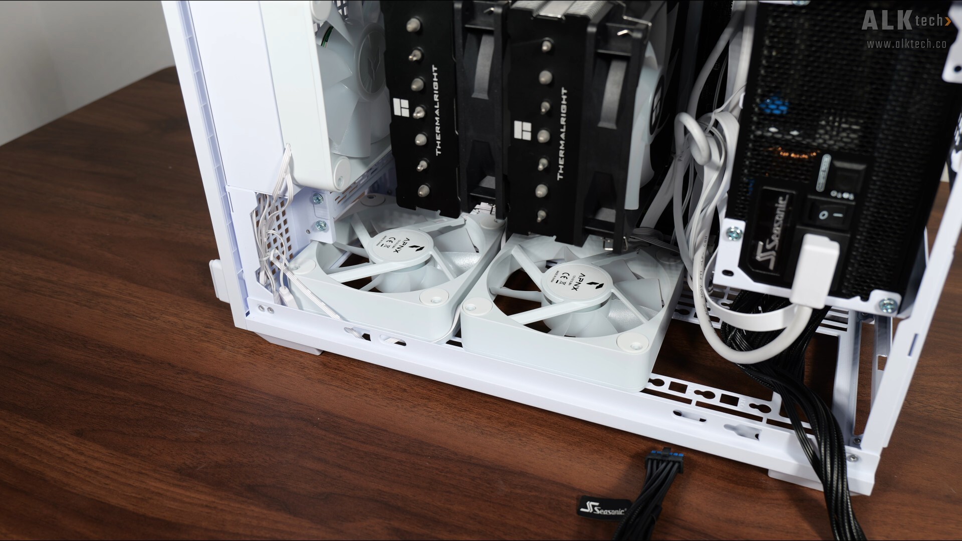 Lian Li B4-mATX Bottom Mounted Fans (1)