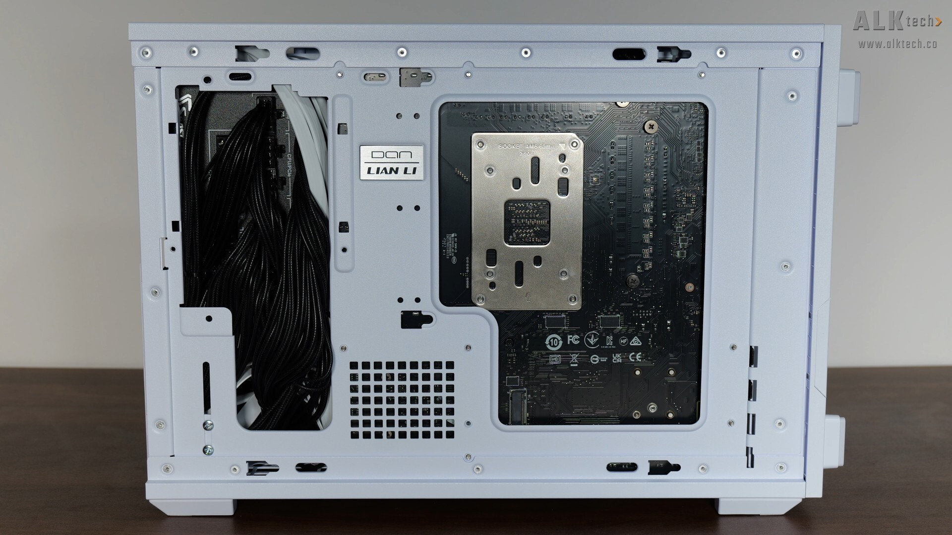 Lian Li B4-mATX Completed Demo Build (2)