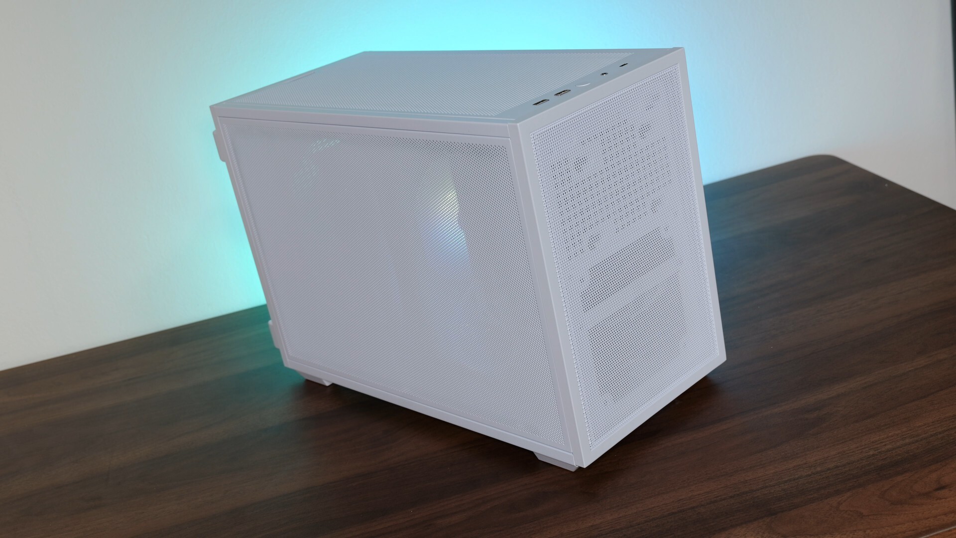Lian Li B4-mATX Completed Demo Build (4)
